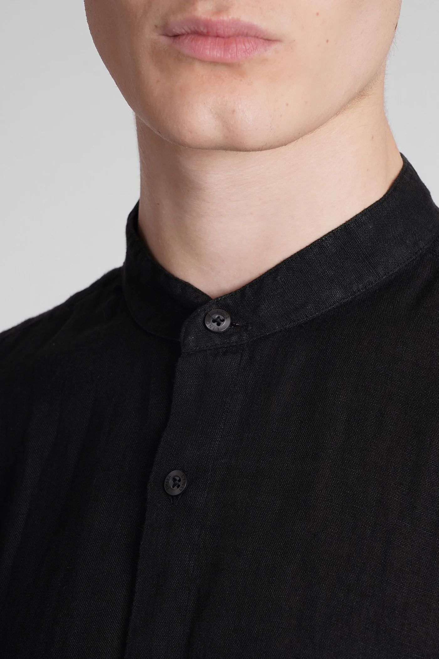 Shirt in black linen - Image 5