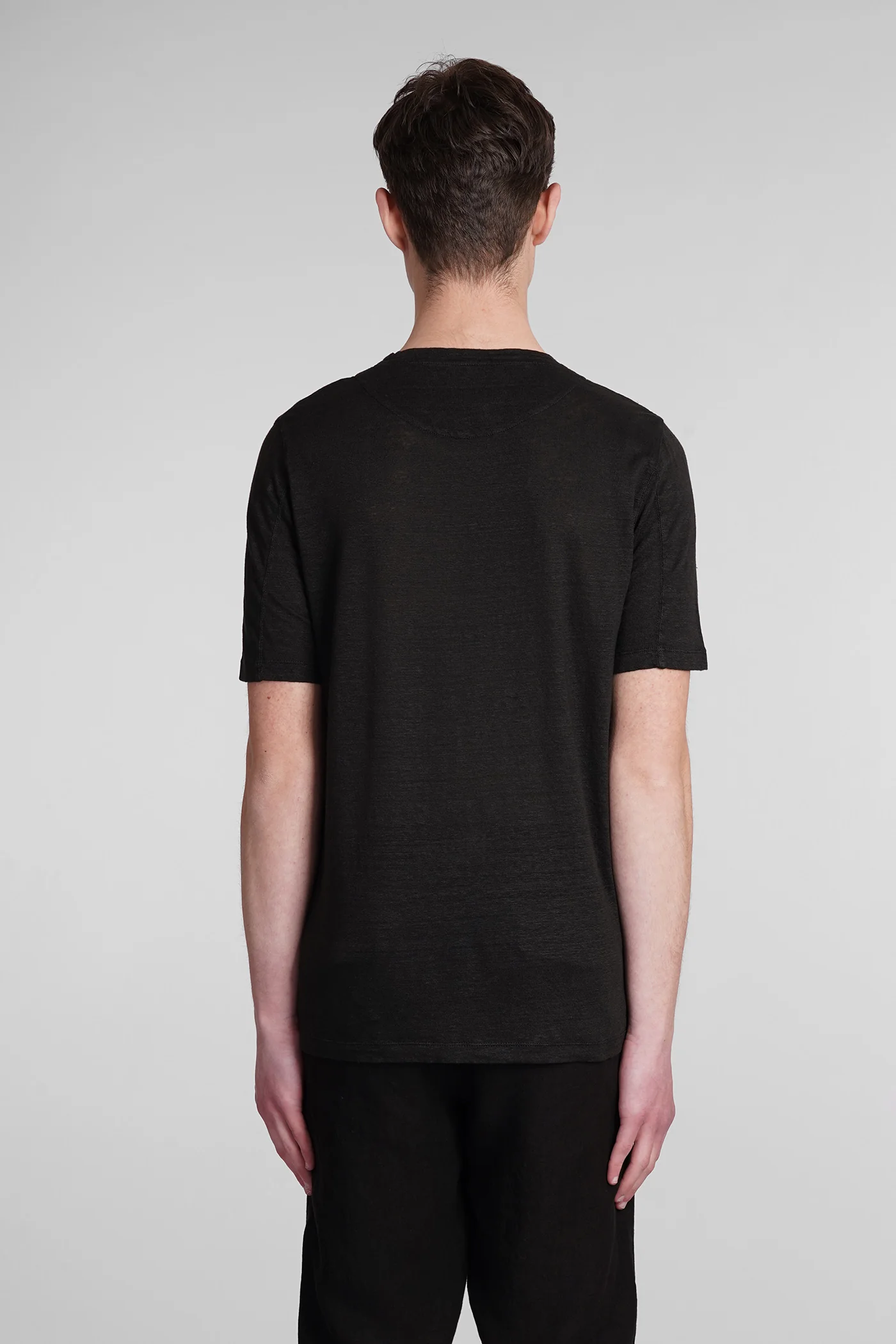 T-Shirt in black linen - Image 3