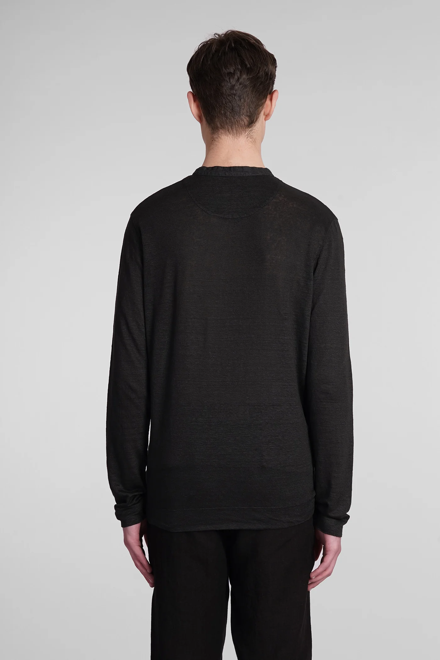 T-Shirt in black linen - Image 3