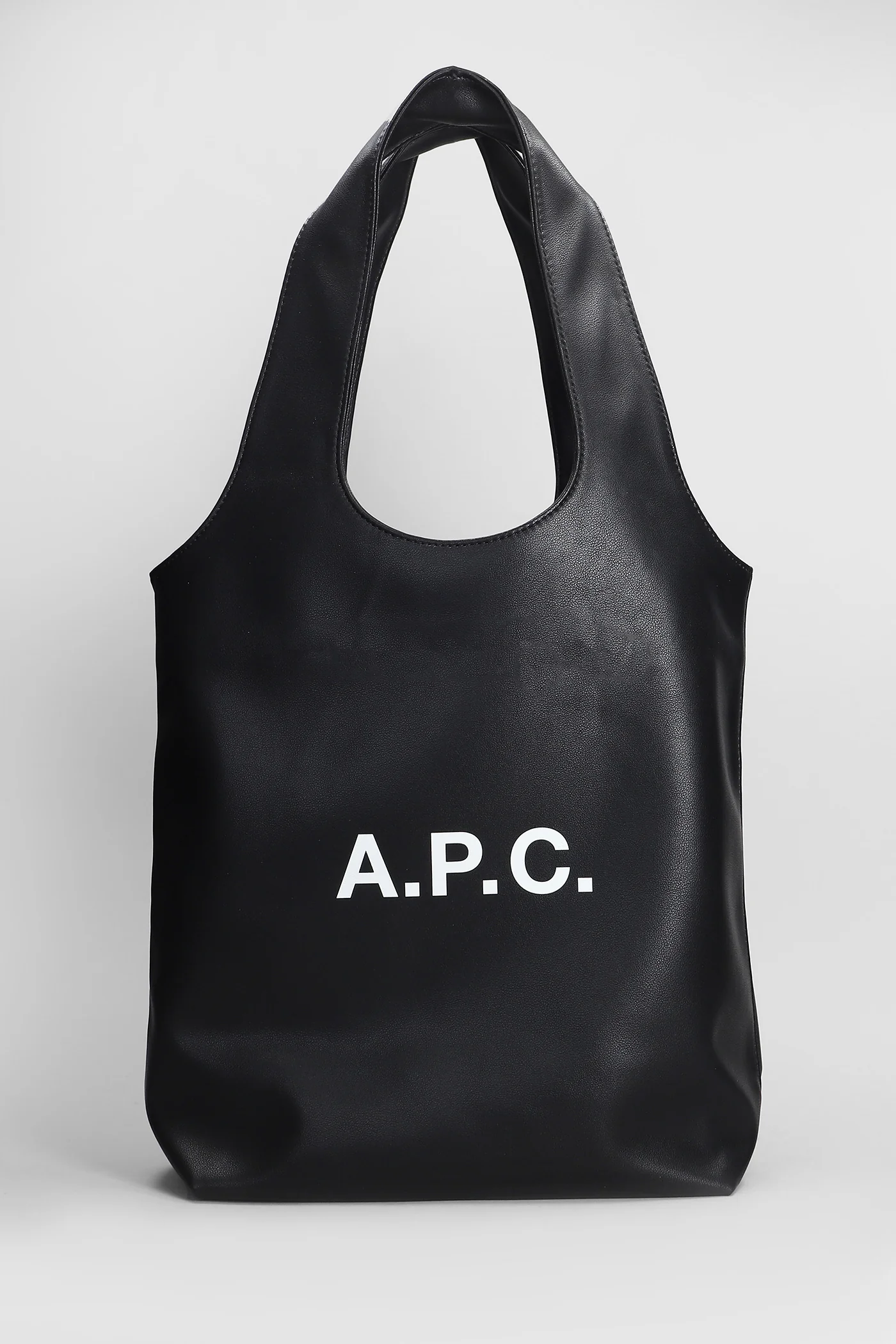 Ninon Tote in black Polyuretan