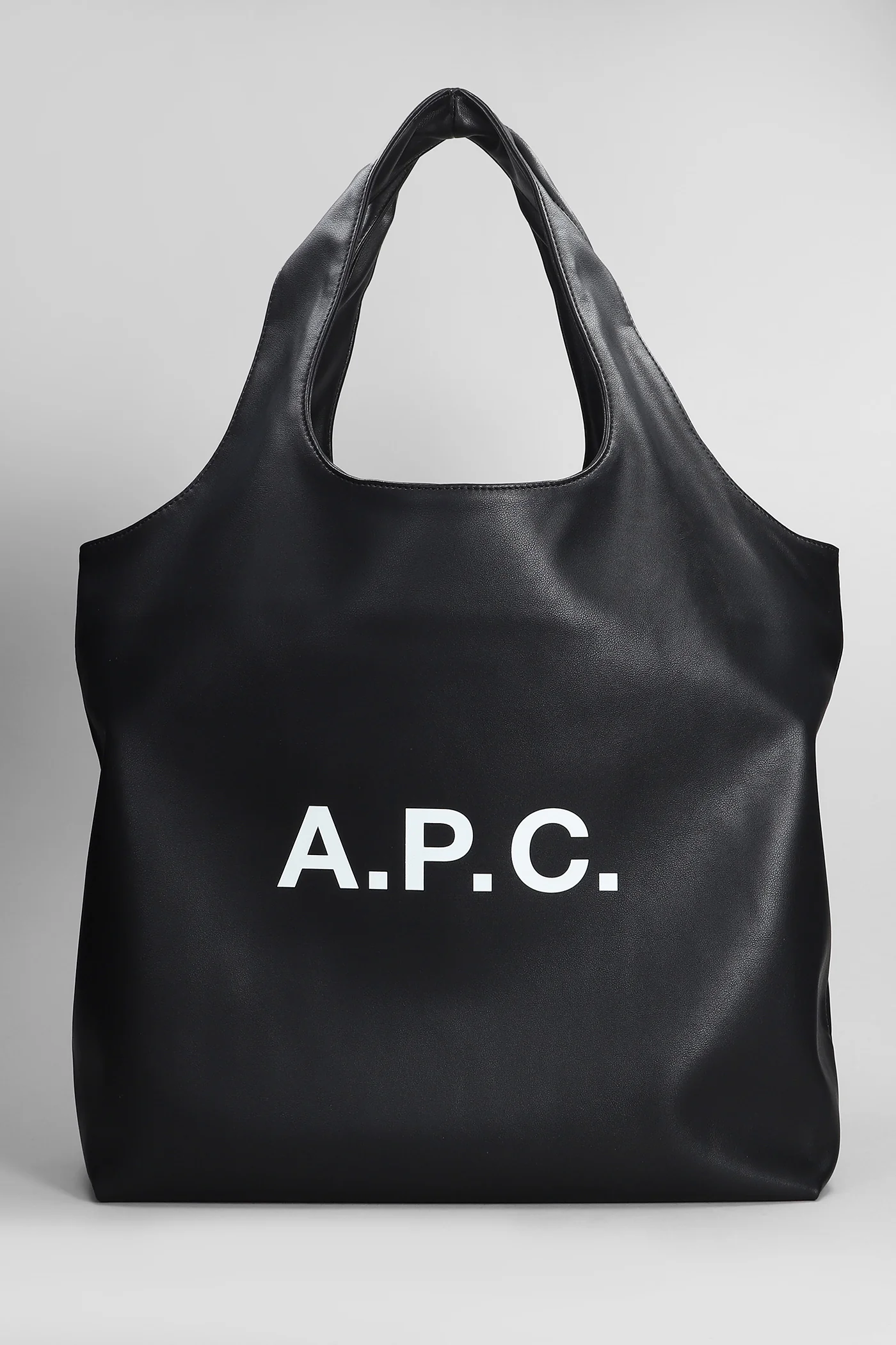 Ninon Tote in black Polyuretan