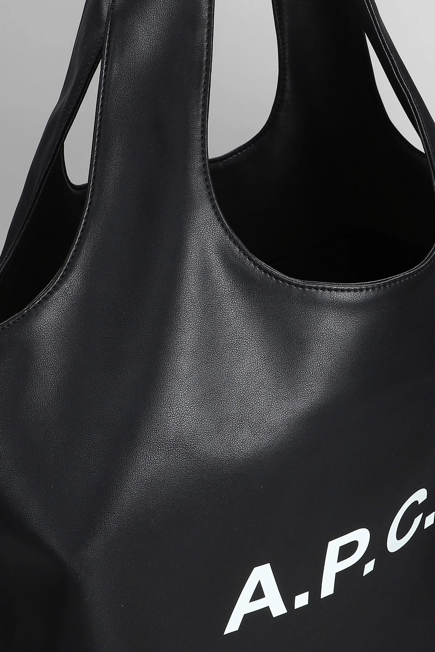 Ninon Tote in black Polyuretan - Image 4