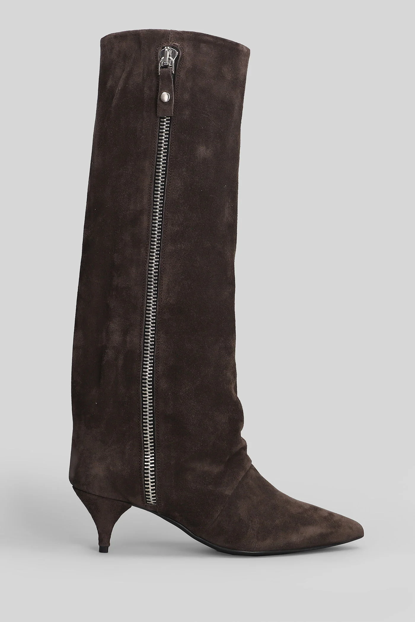 High heels boots in brown suede