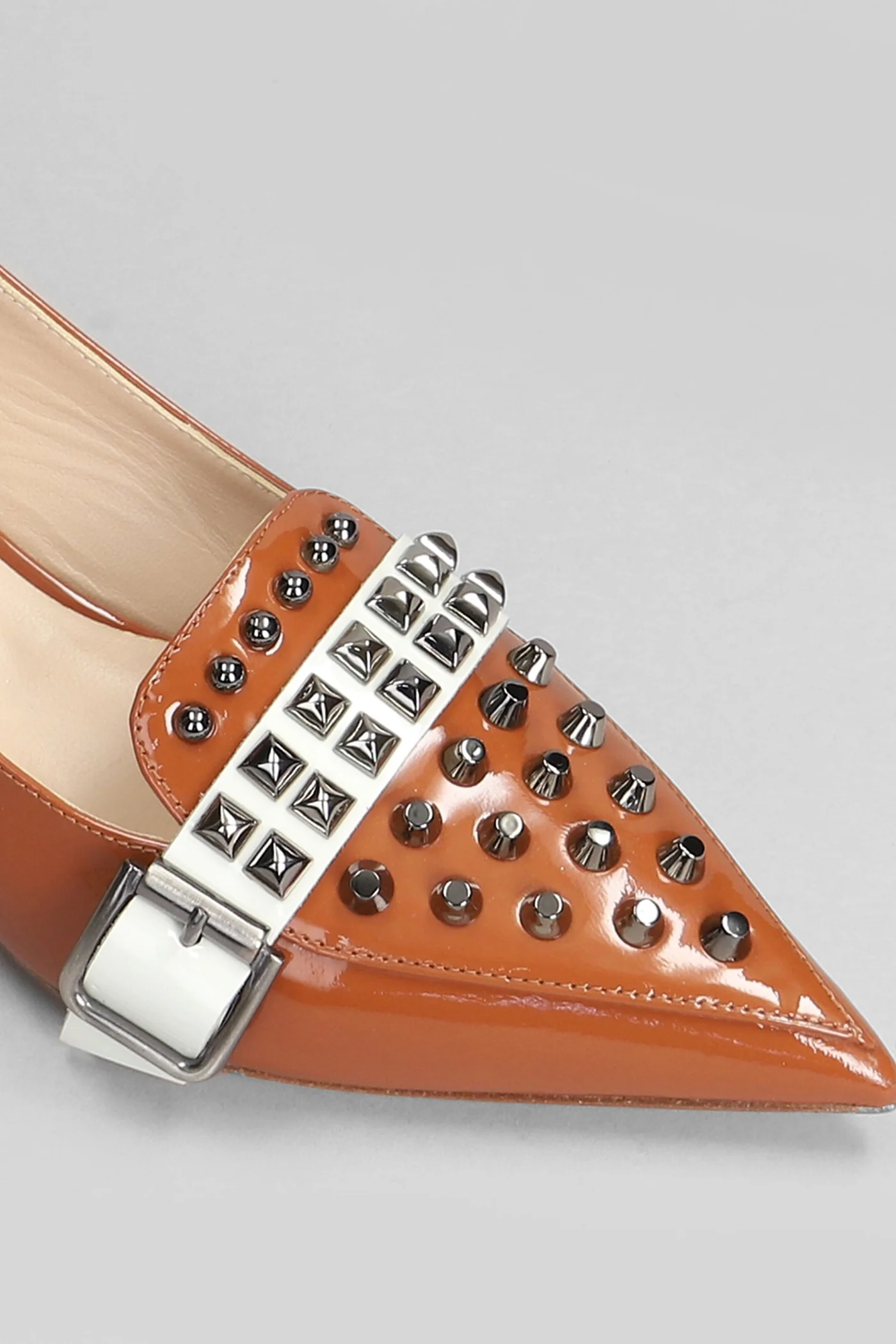 Pumps in leather color patent leather - Image 5
