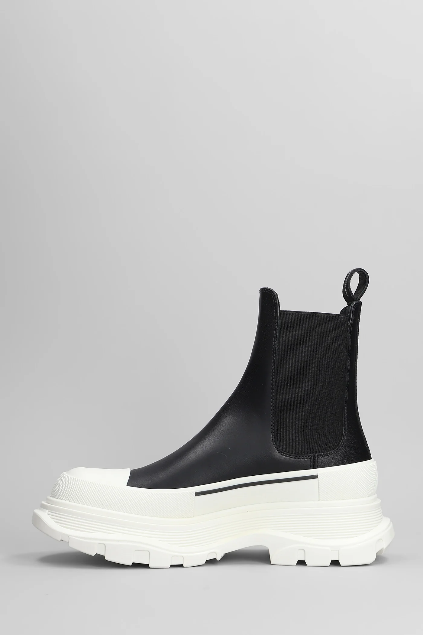 Combat boots in black leather - Image 3