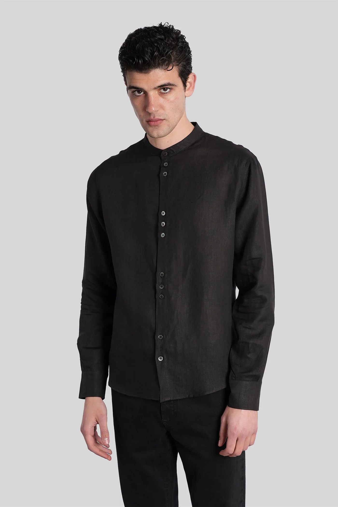 Shirt in black linen