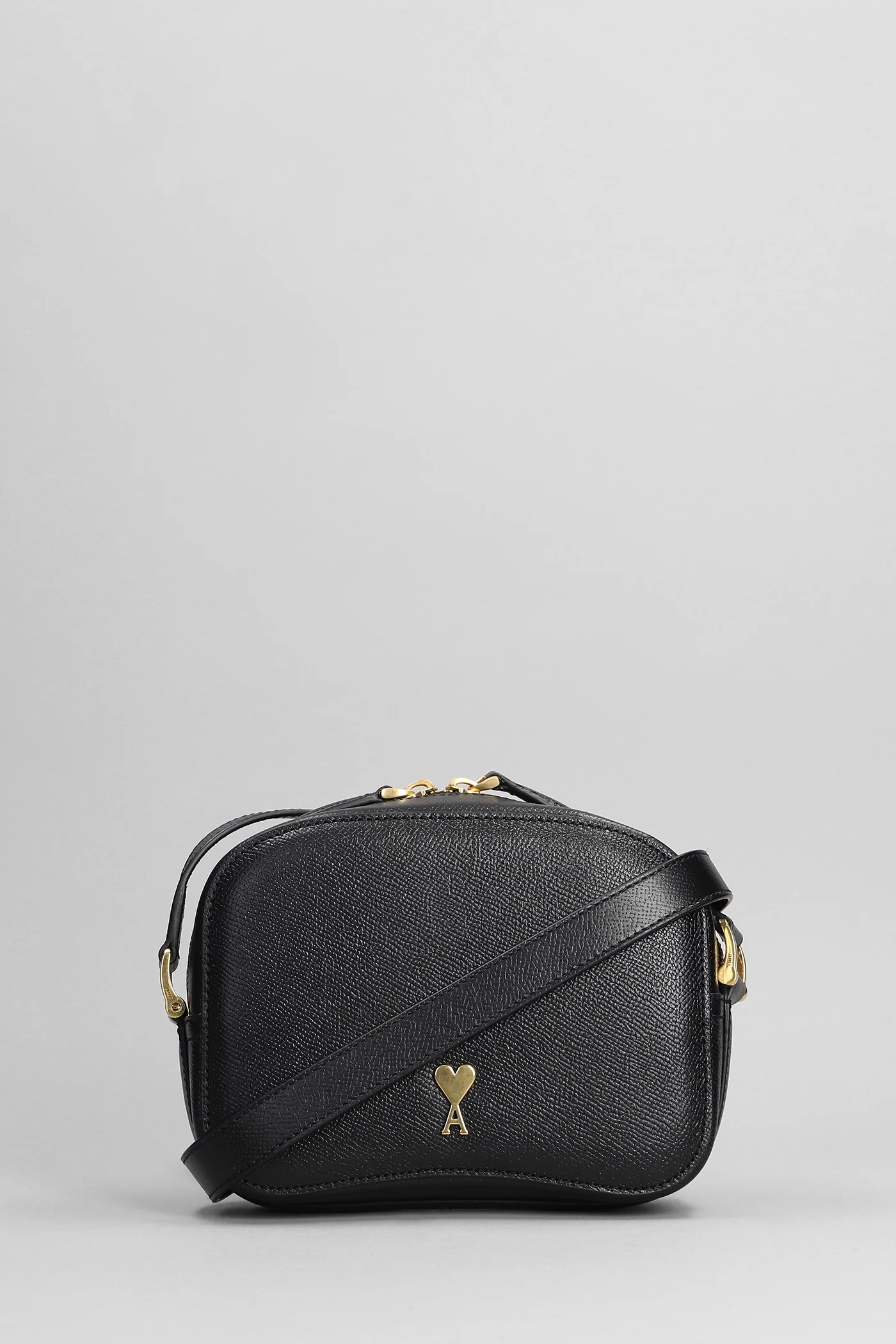 Shoulder bag in black leather
