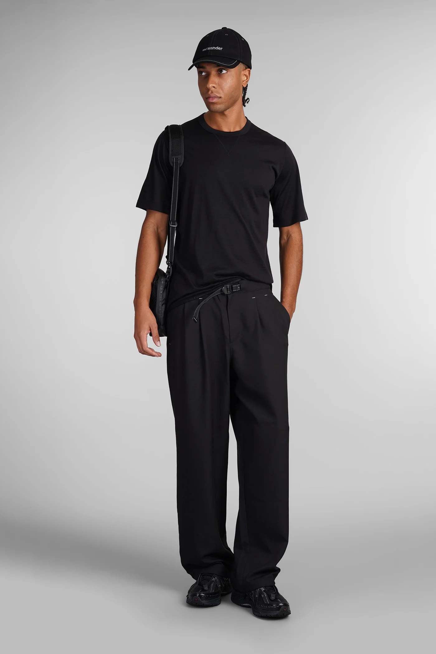 T-Shirt in black wool - Image 2
