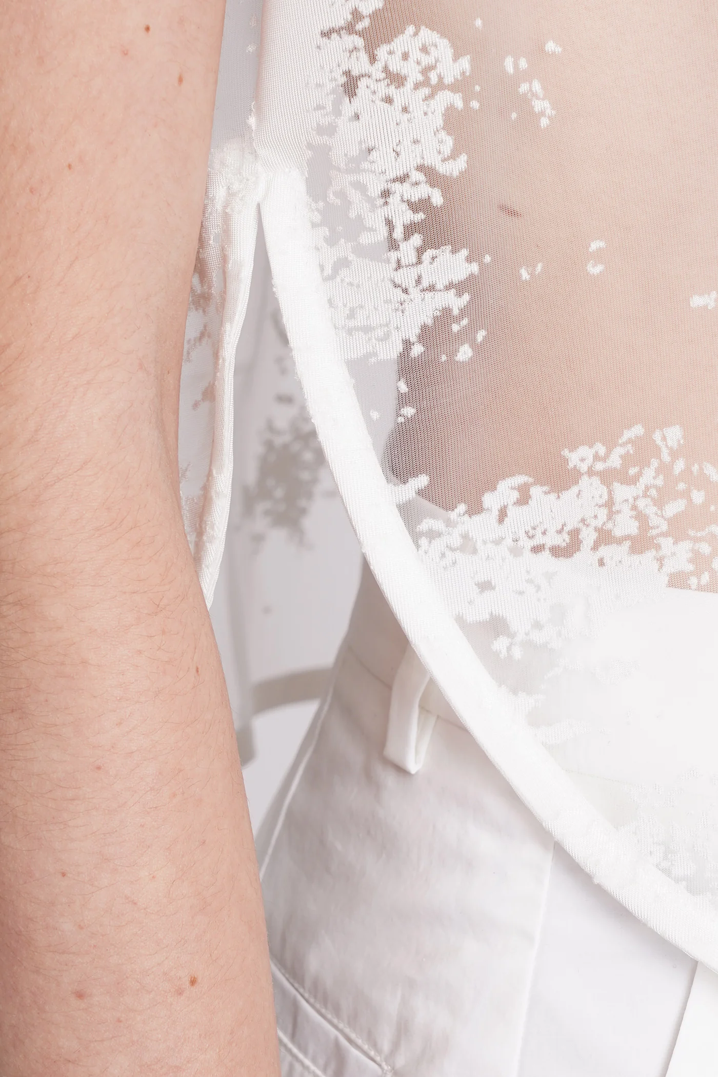 Topwear in white viscose - Image 5