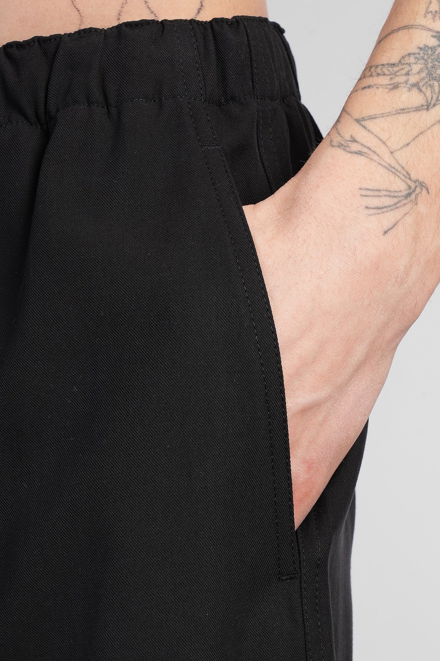 Waldemar Shorts in black wool and polyester - Image 5