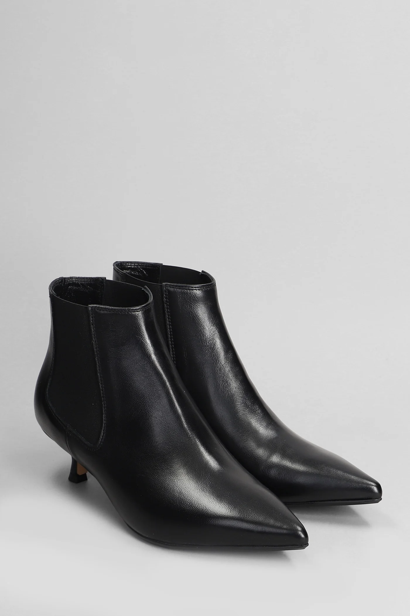 High heels Ankle boots in black leather - Image 2