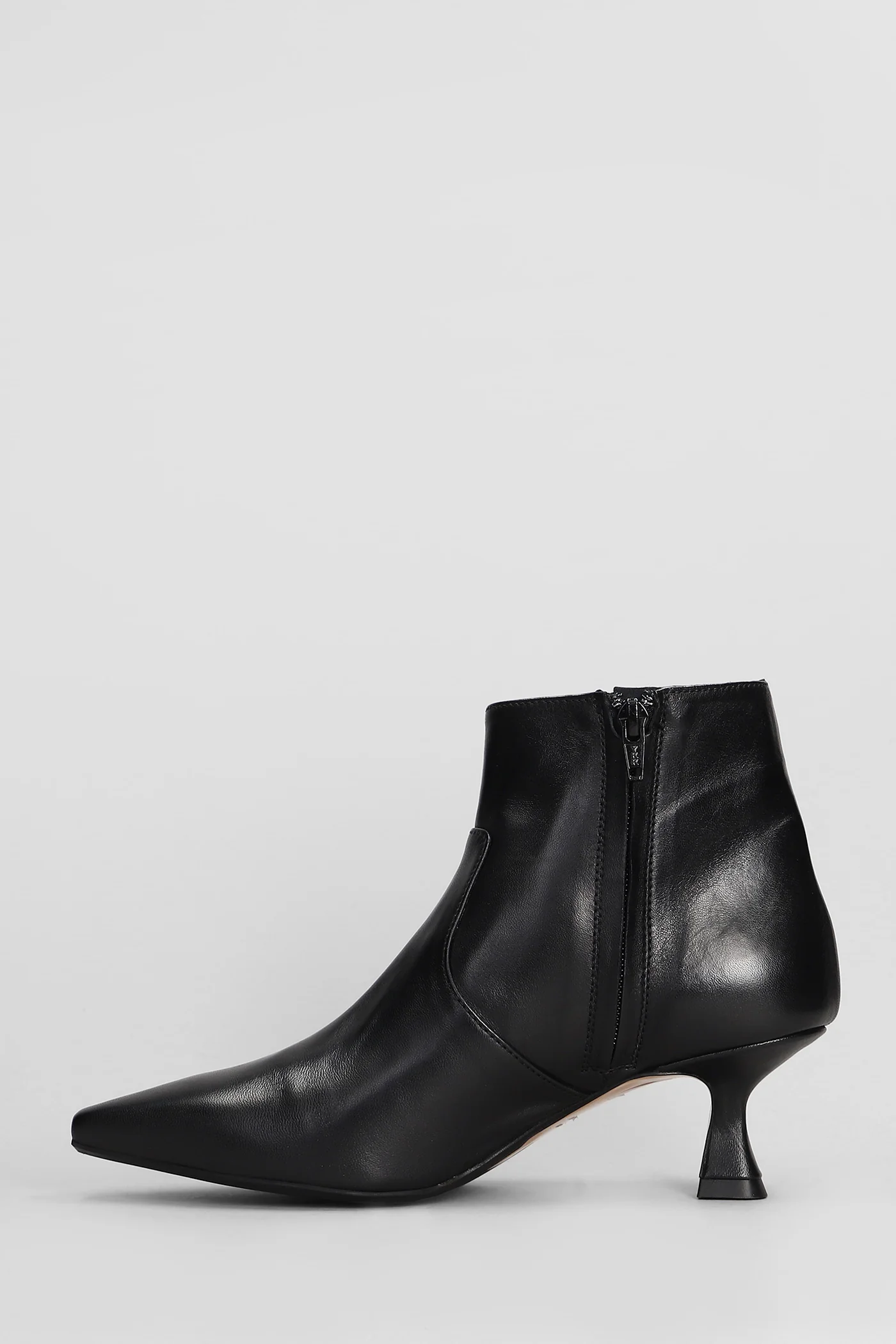 High heels Ankle boots in black leather - Image 3