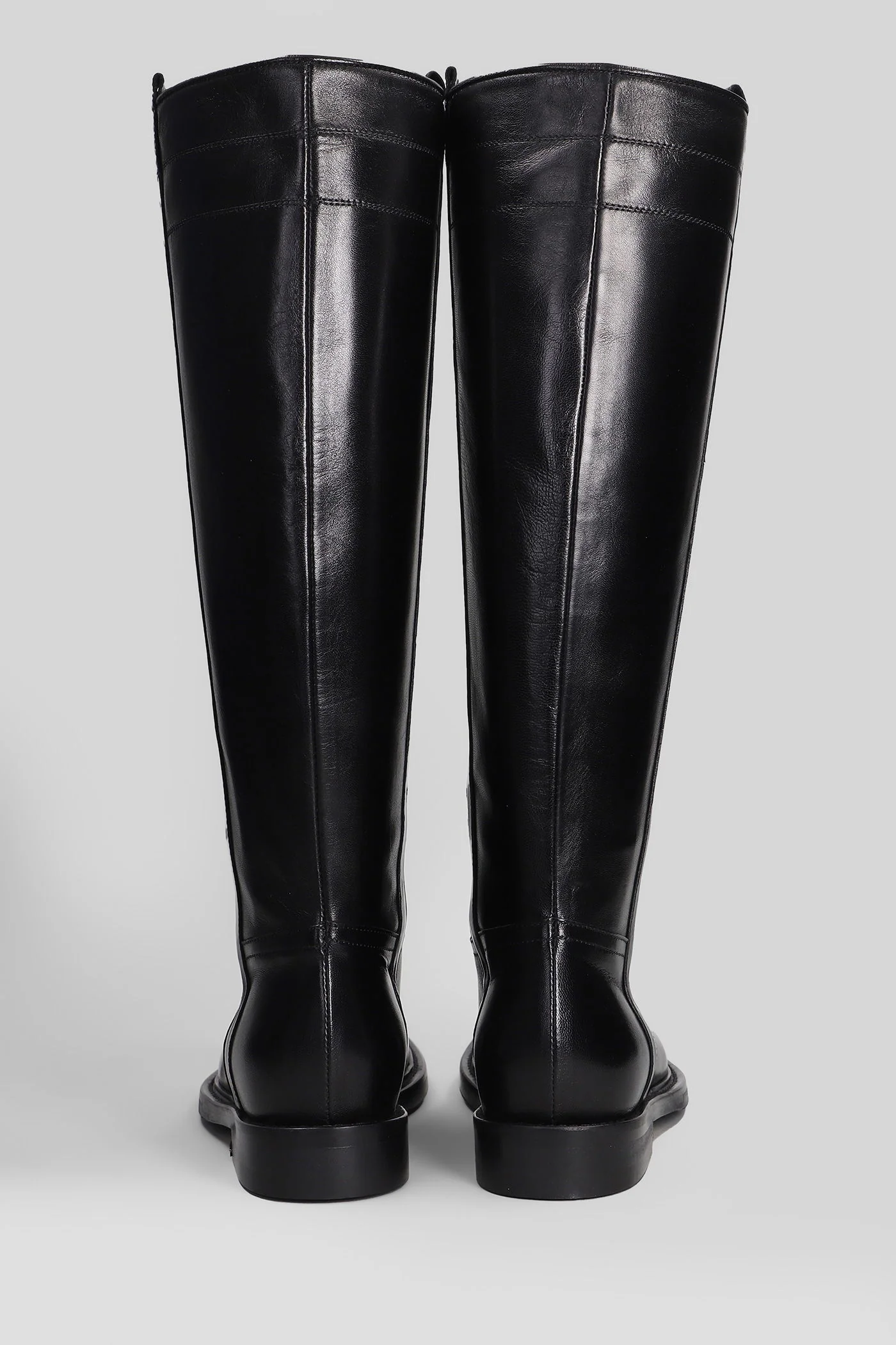 low heels boots in black leather - Image 4