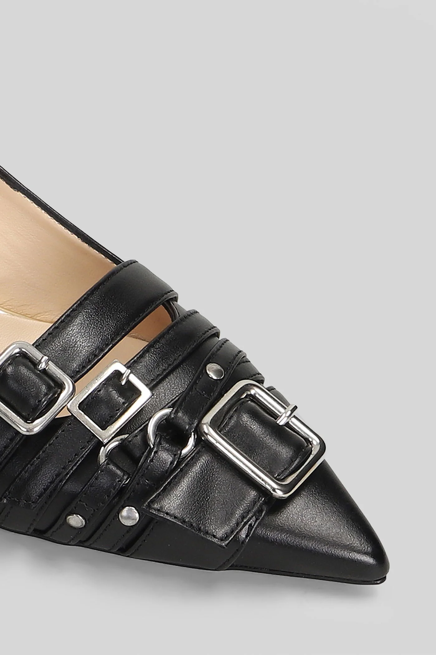 Pumps in black leather - Image 5