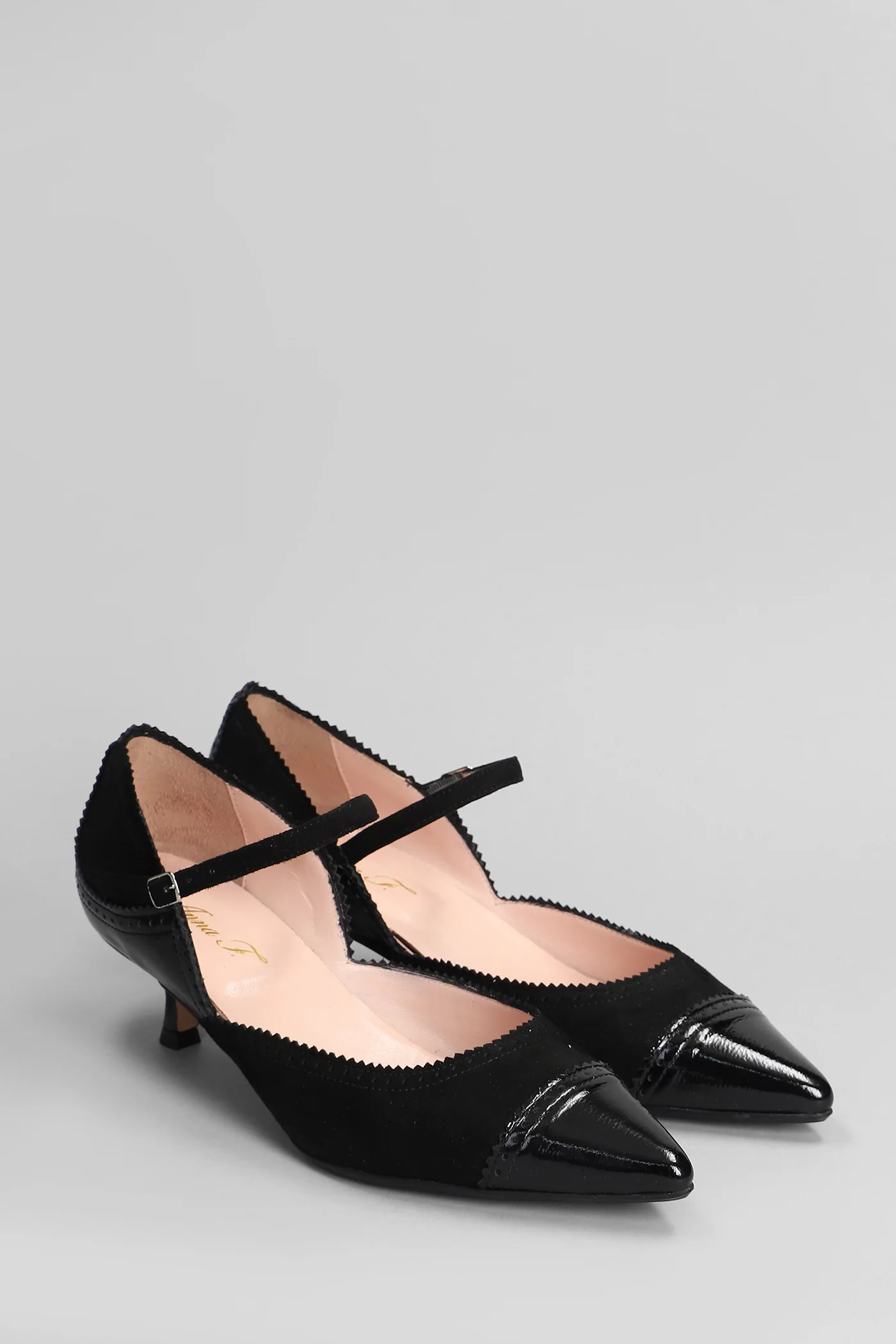 Pumps in black suede - Image 17