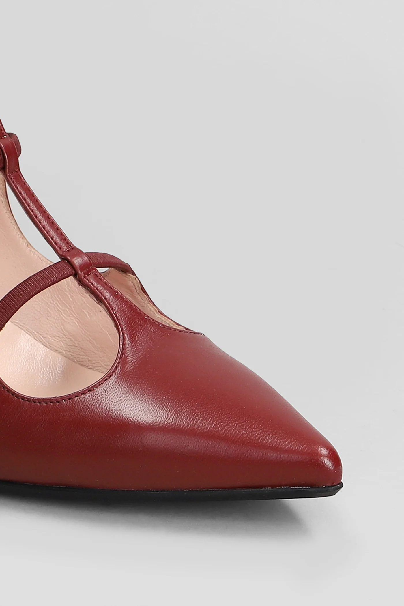 Pumps in bordeaux leather - Image 5