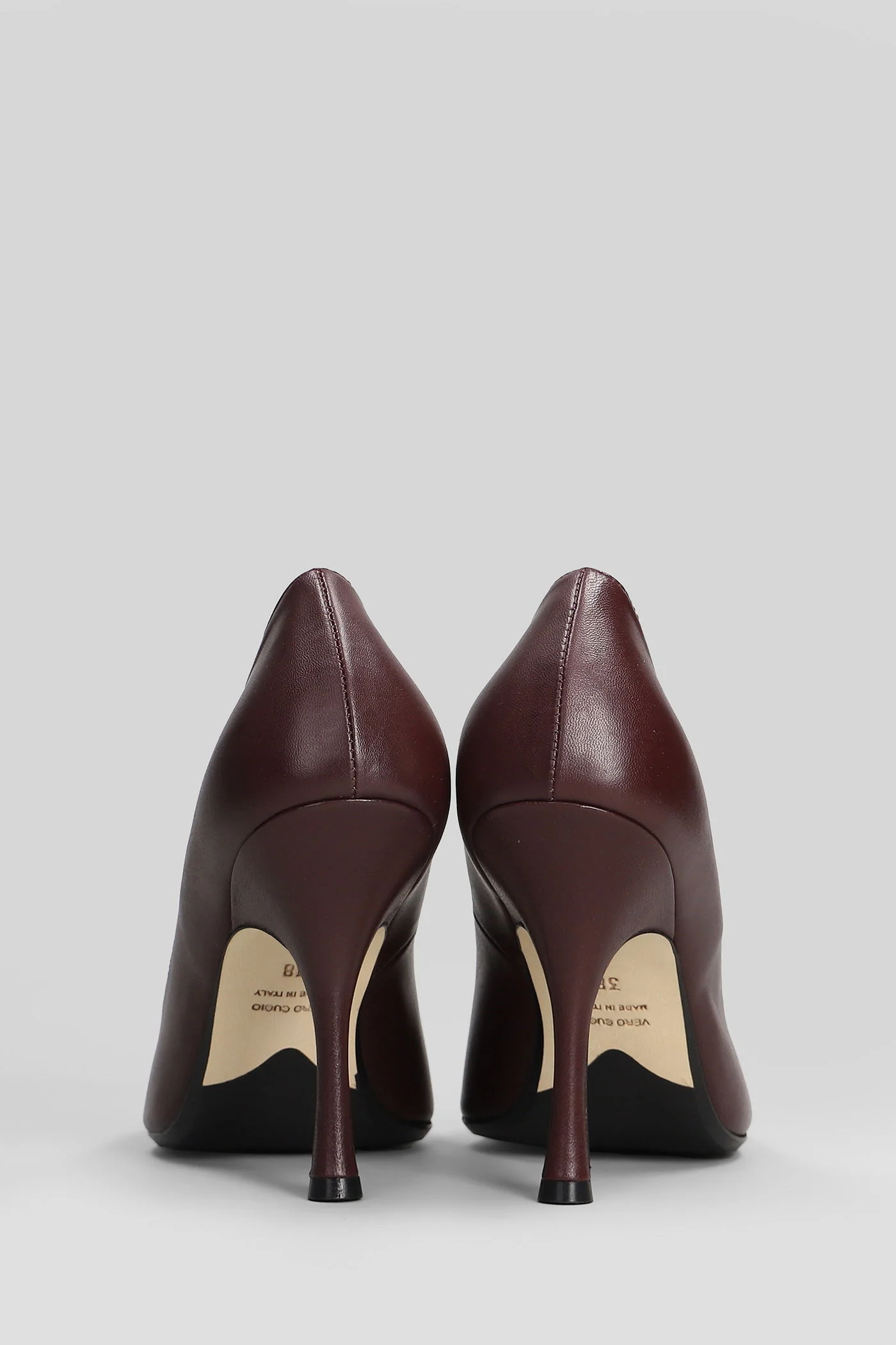 Pumps in bordeaux leather - Image 4