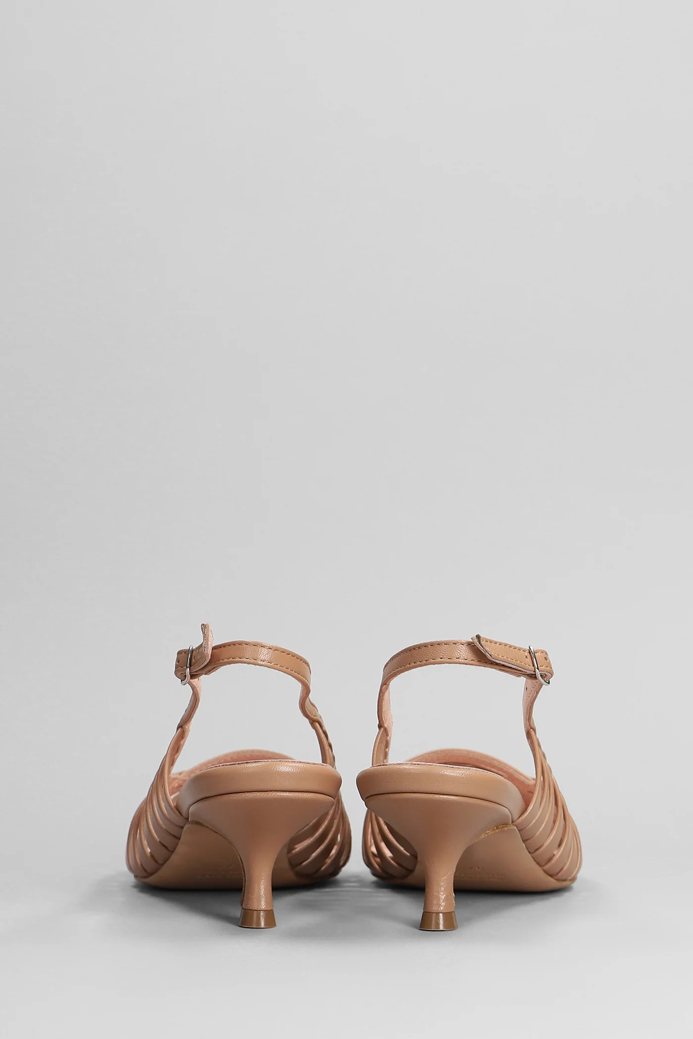 Pumps in Camel leather - Image 4