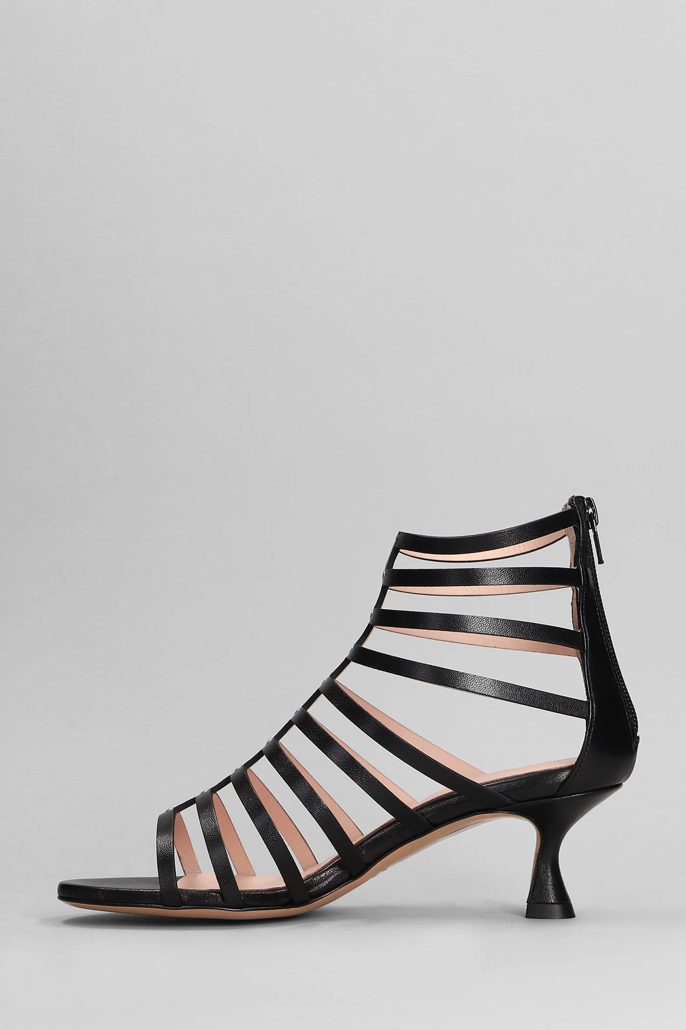 Sandals in black leather - Image 3