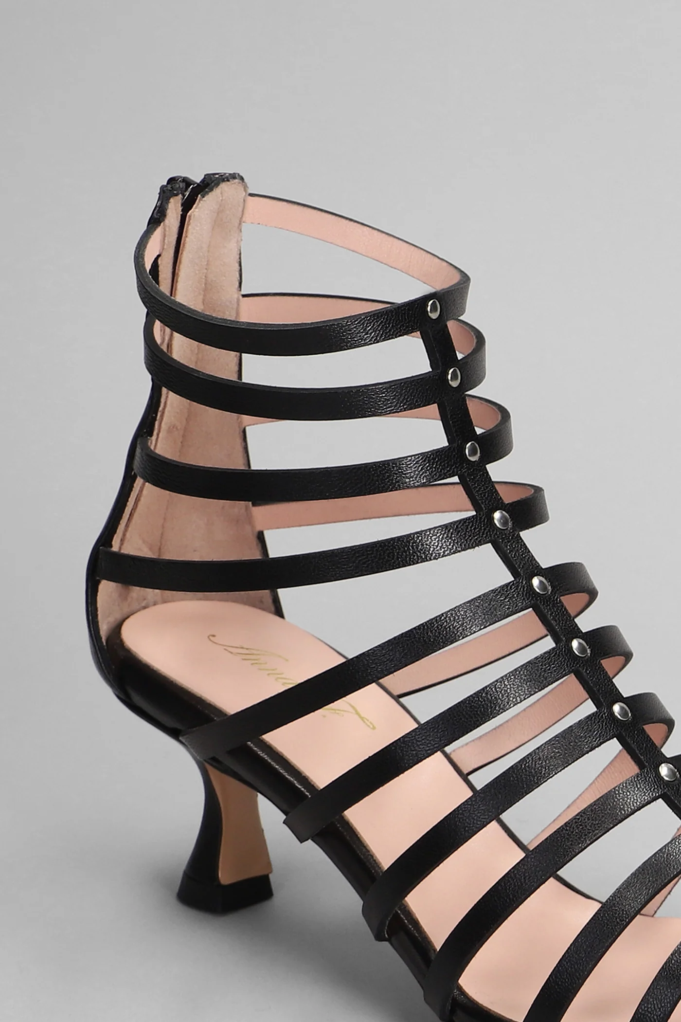 Sandals in black leather - Image 5