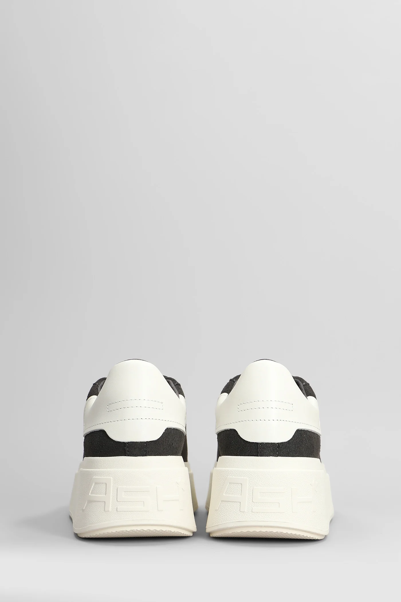 Moby Sneakers in black suede - Image 4