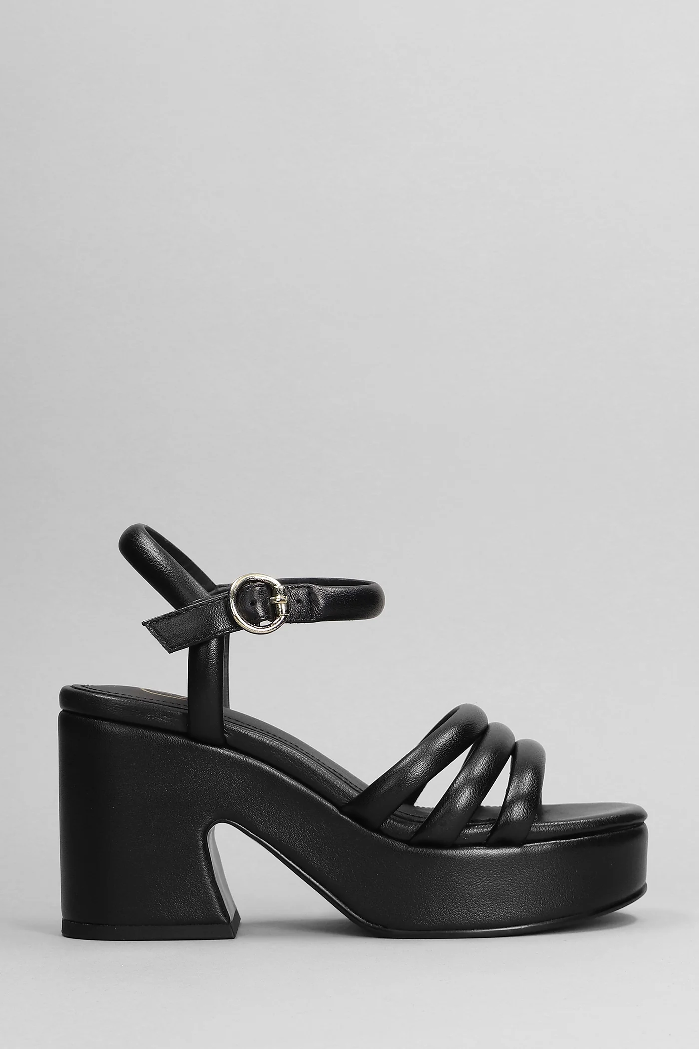 Onyx Sandals in black leather