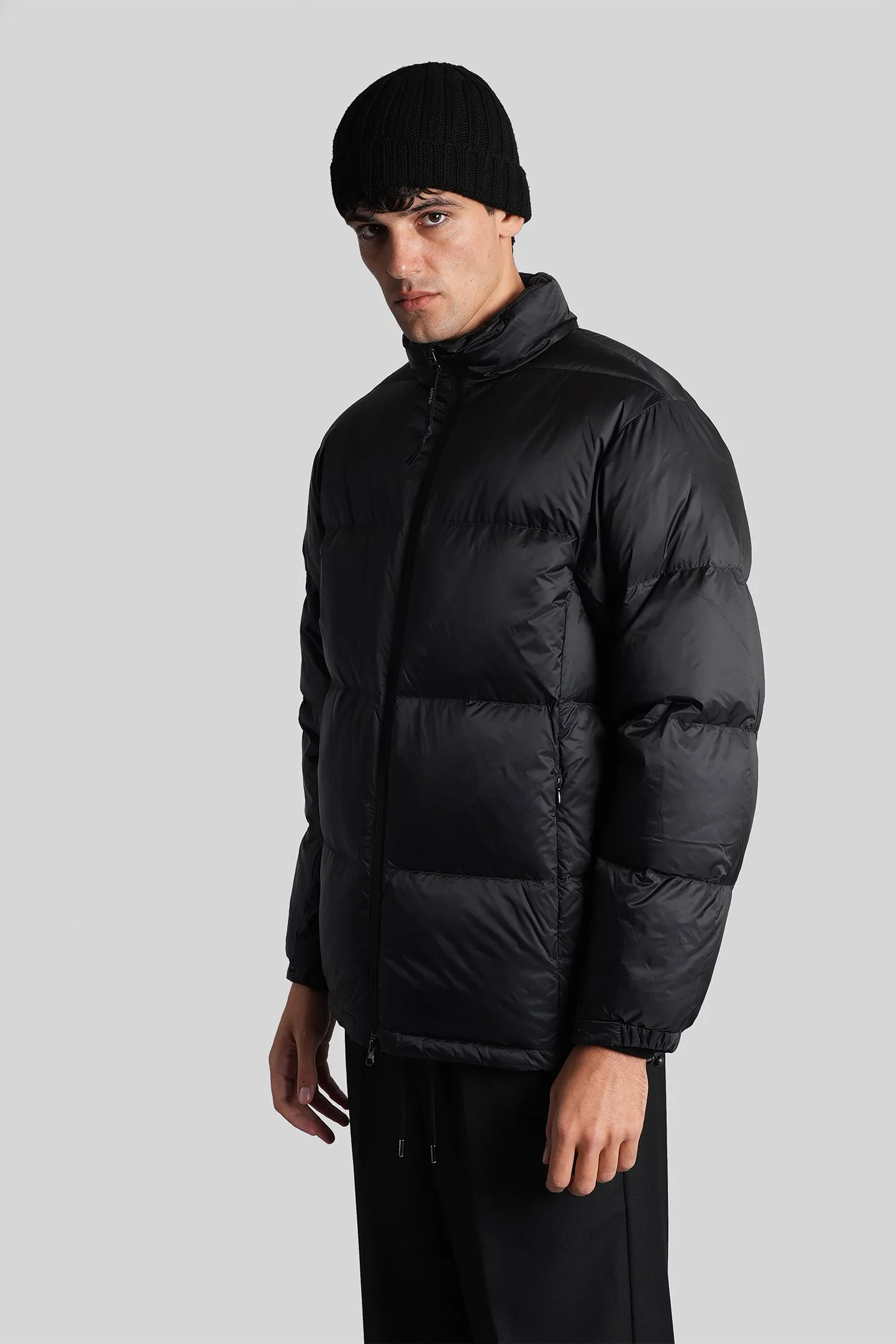 Noguchi puffer in black polyester - Image 4