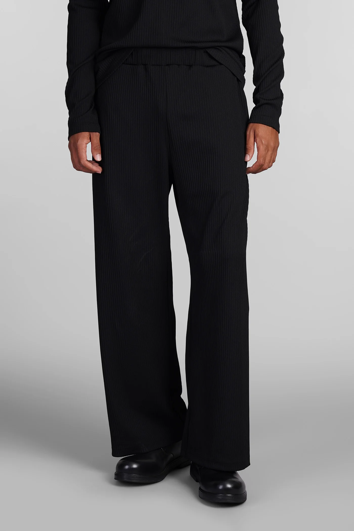 Pants in black polyester