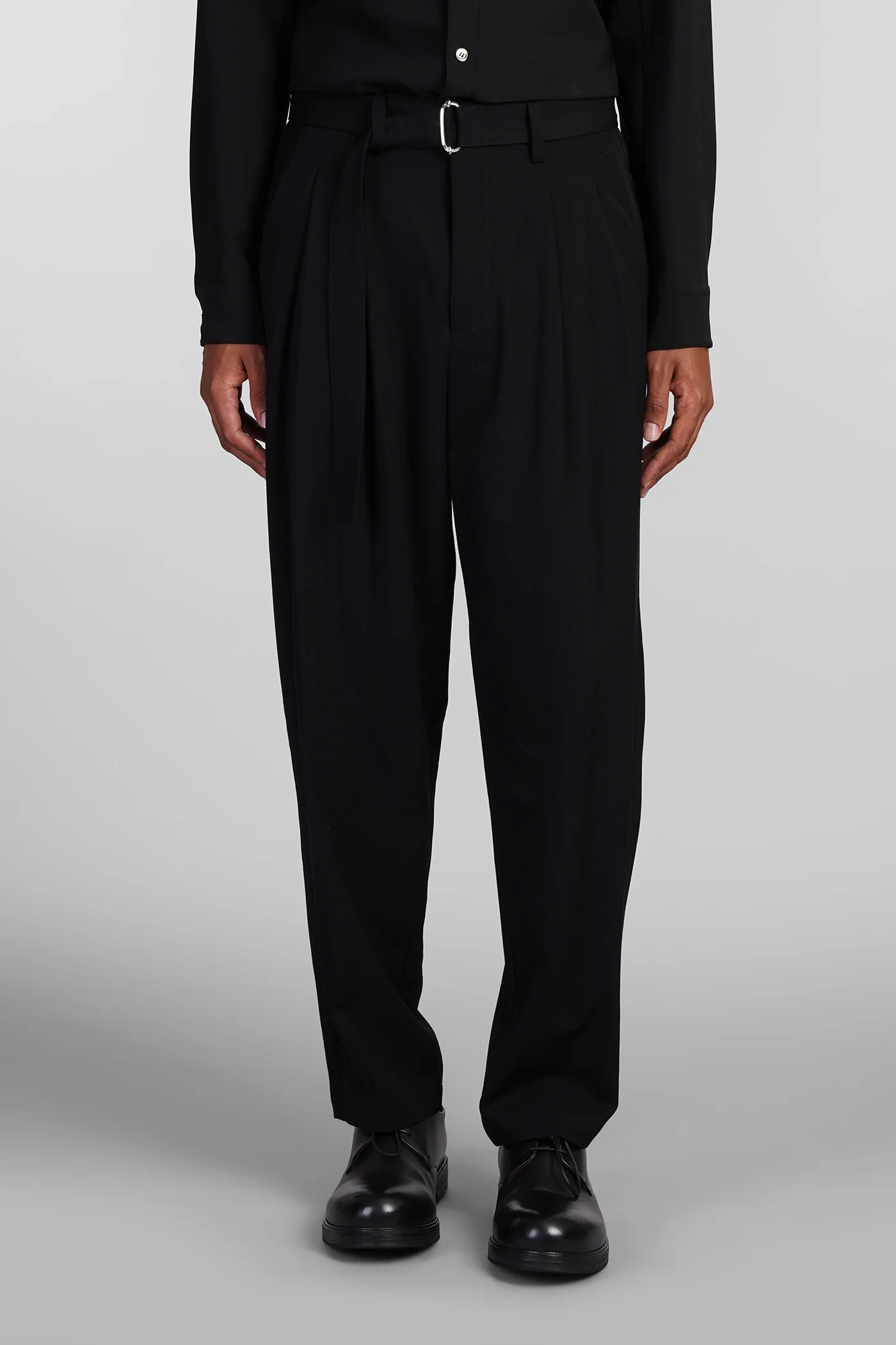 Pants in black wool