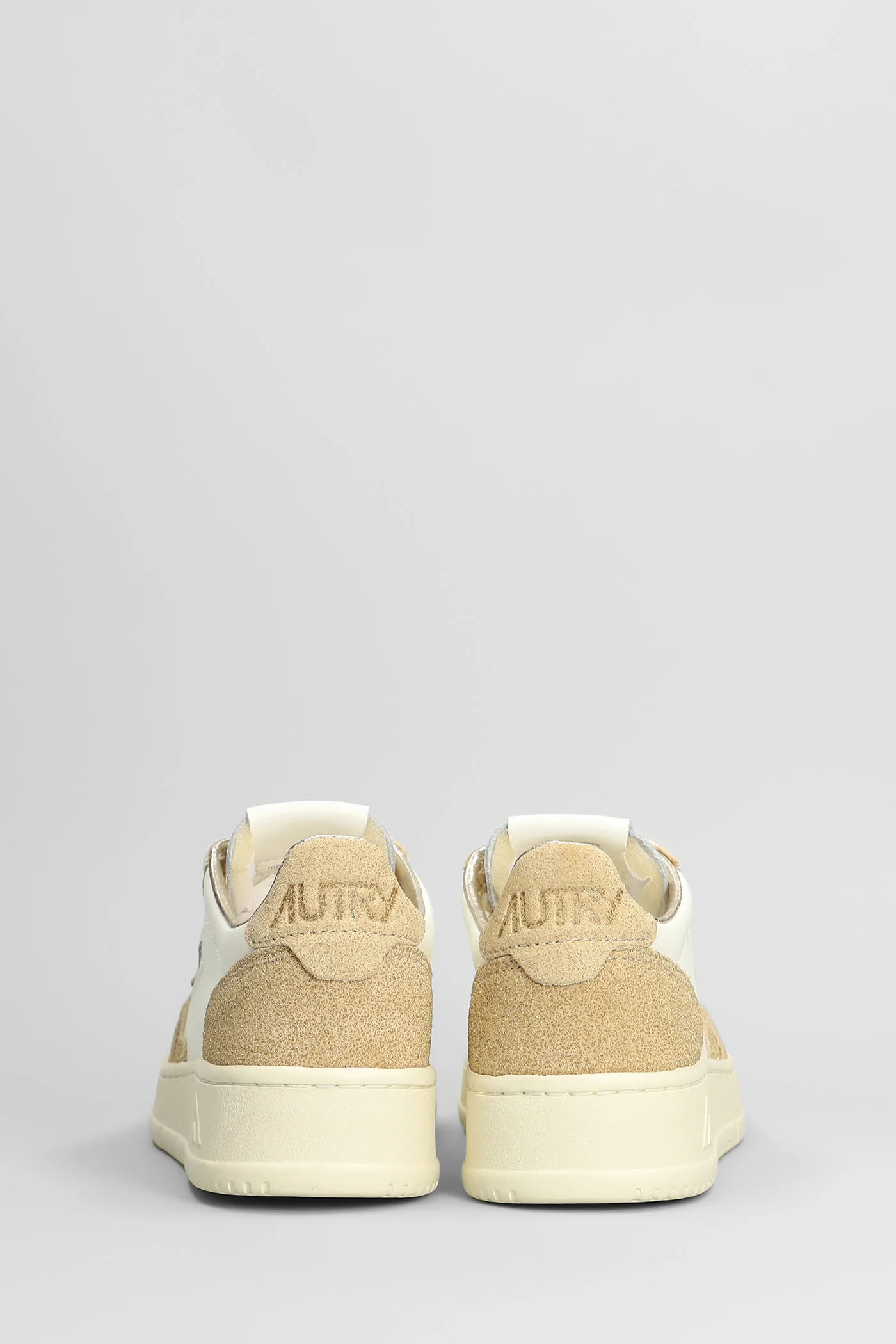 Medalist Low Sneakers in beige leather - Image 4