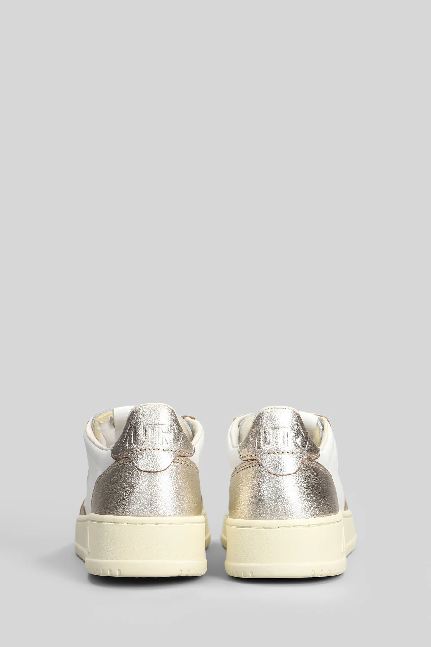 Medalist Low Sneakers in platinum leather - Image 4