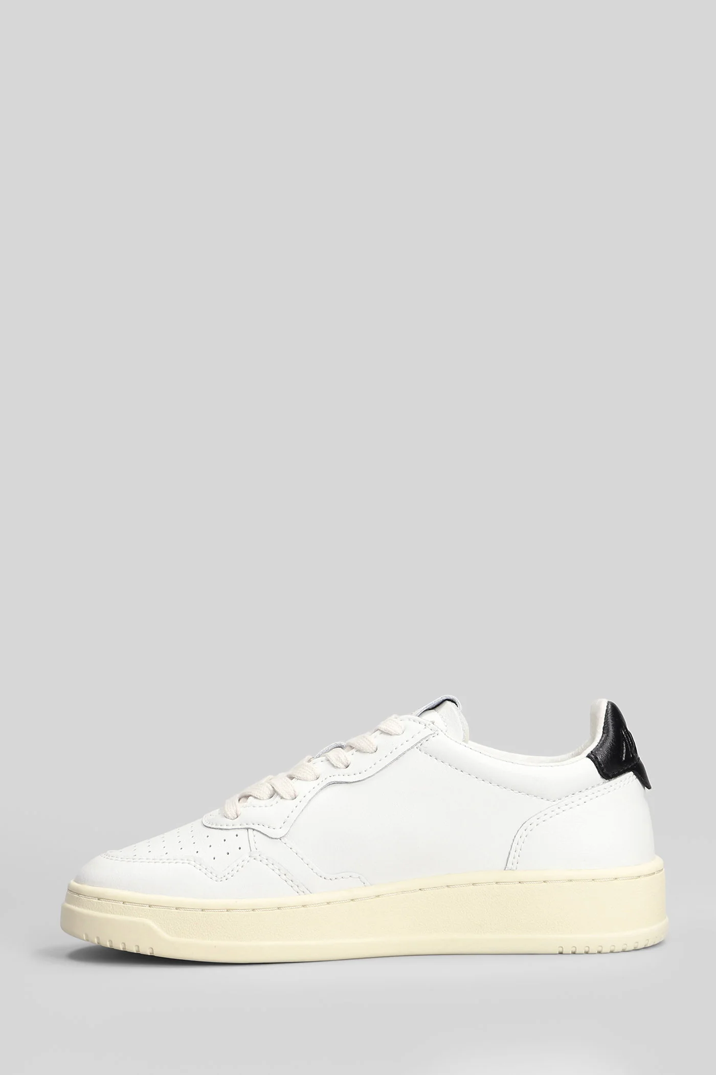 Medalist Low Sneakers in white leather - Image 3