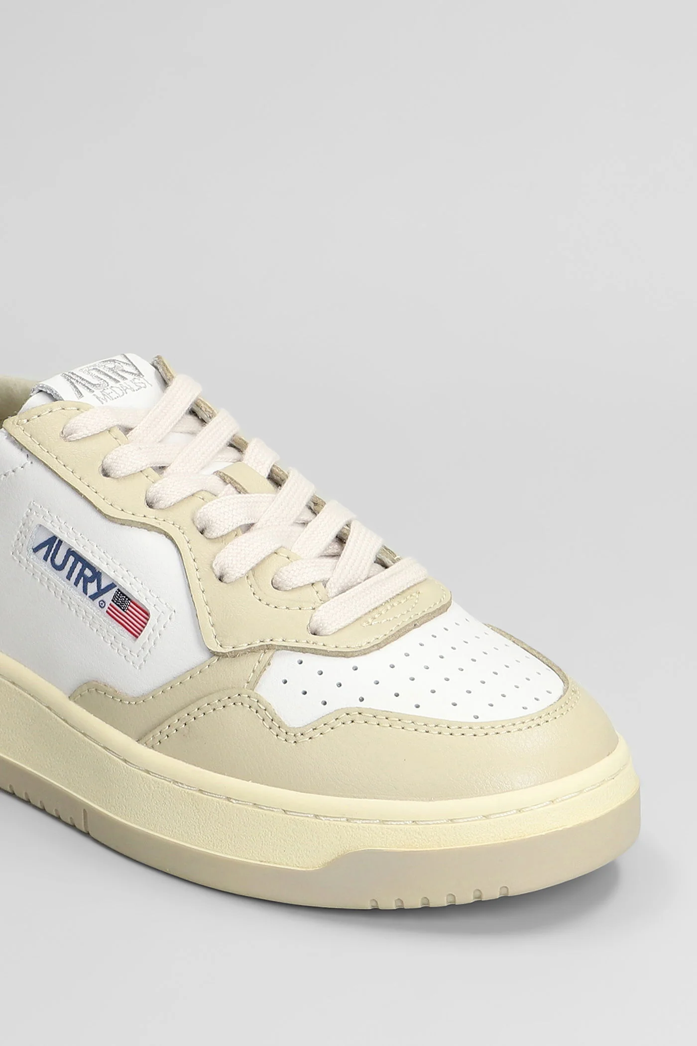 Medalist Low Sneakers in white leather - Image 5