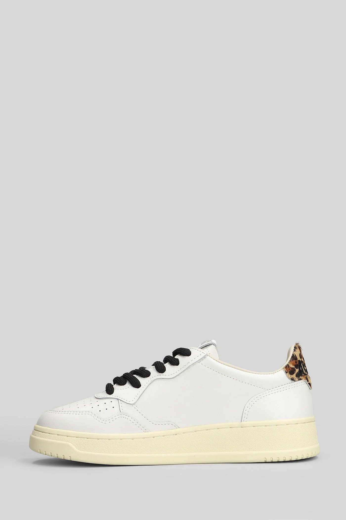 Medalist Low Sneakers in white leather - Image 3
