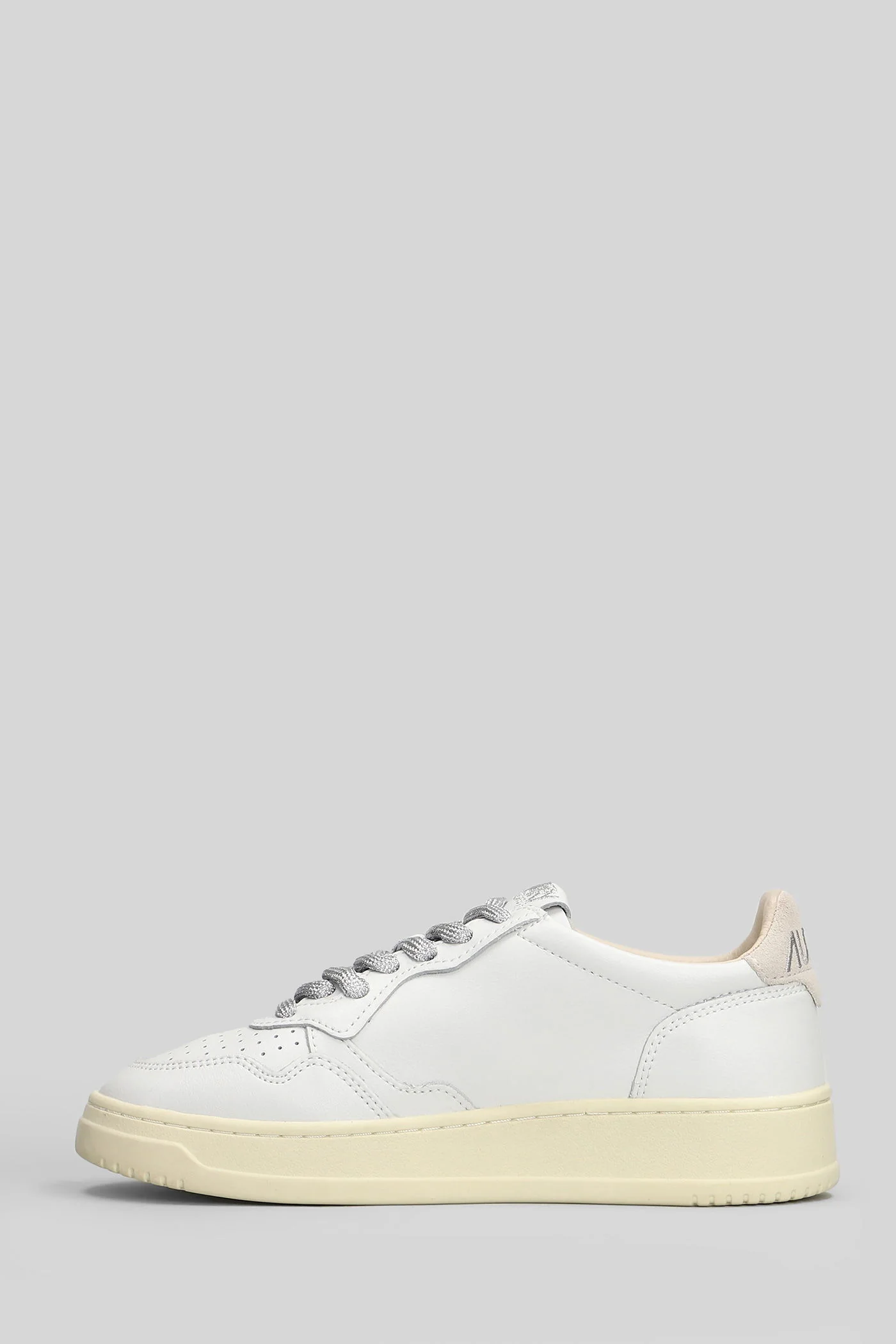 Medalist Low Sneakers in white leather - Image 3