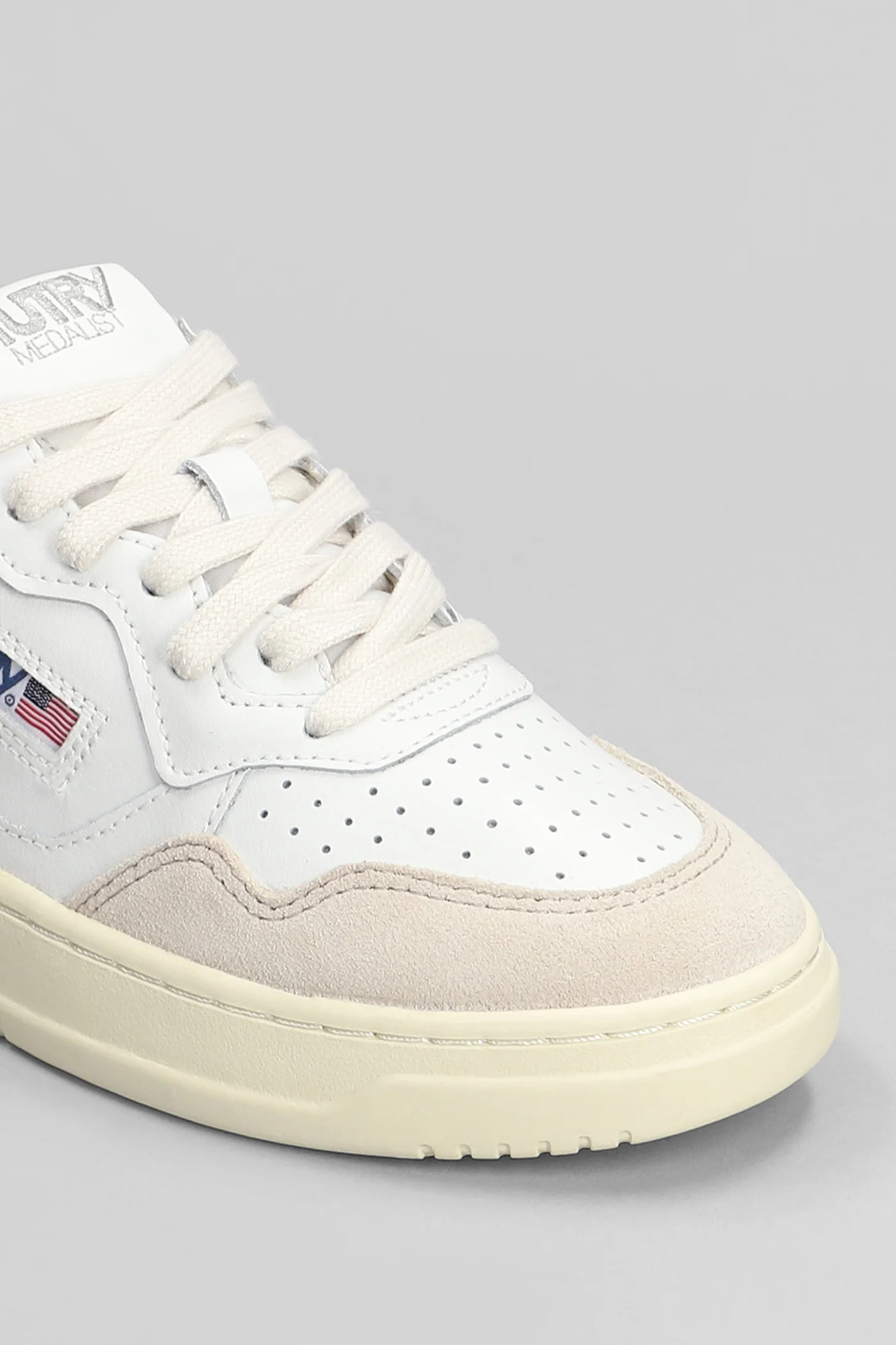 Medalist Low Sneakers in white suede and leather - Image 5