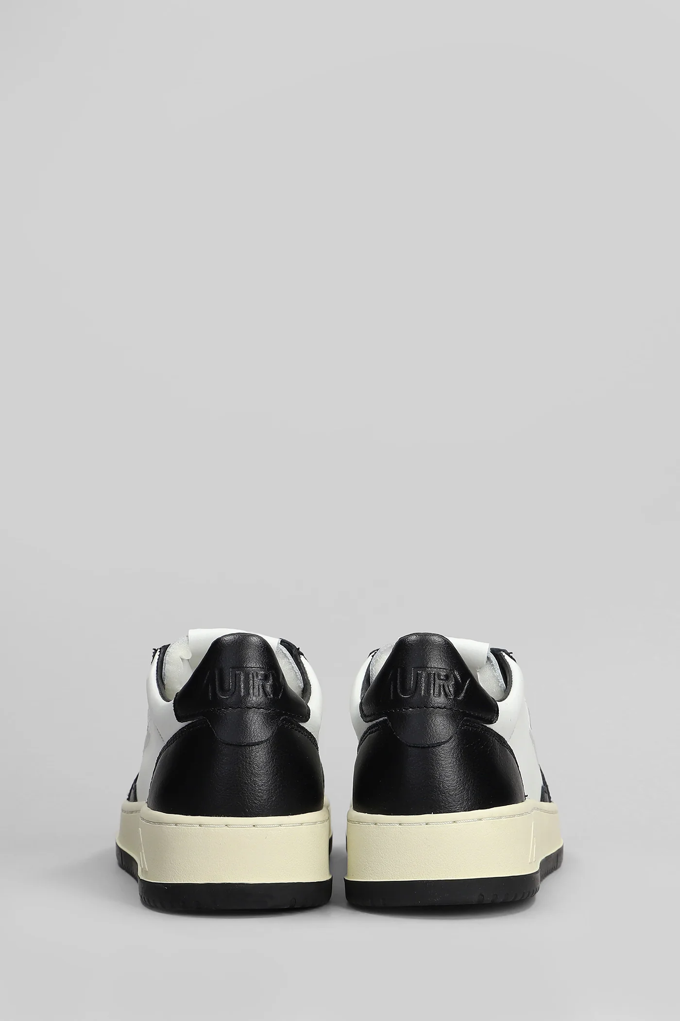 Medalist Sneakers in black leather - Image 4