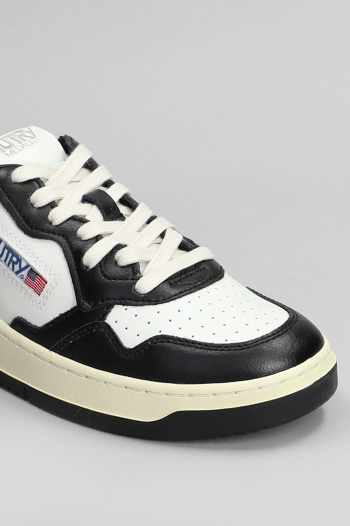 Medalist Sneakers in black leather - Image 5