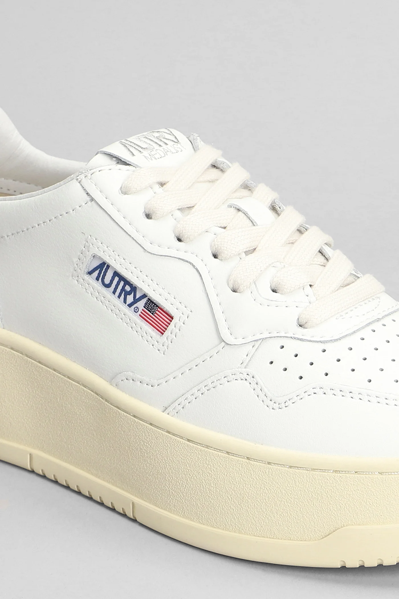 Platform Low Sneakers in white leather - Image 5