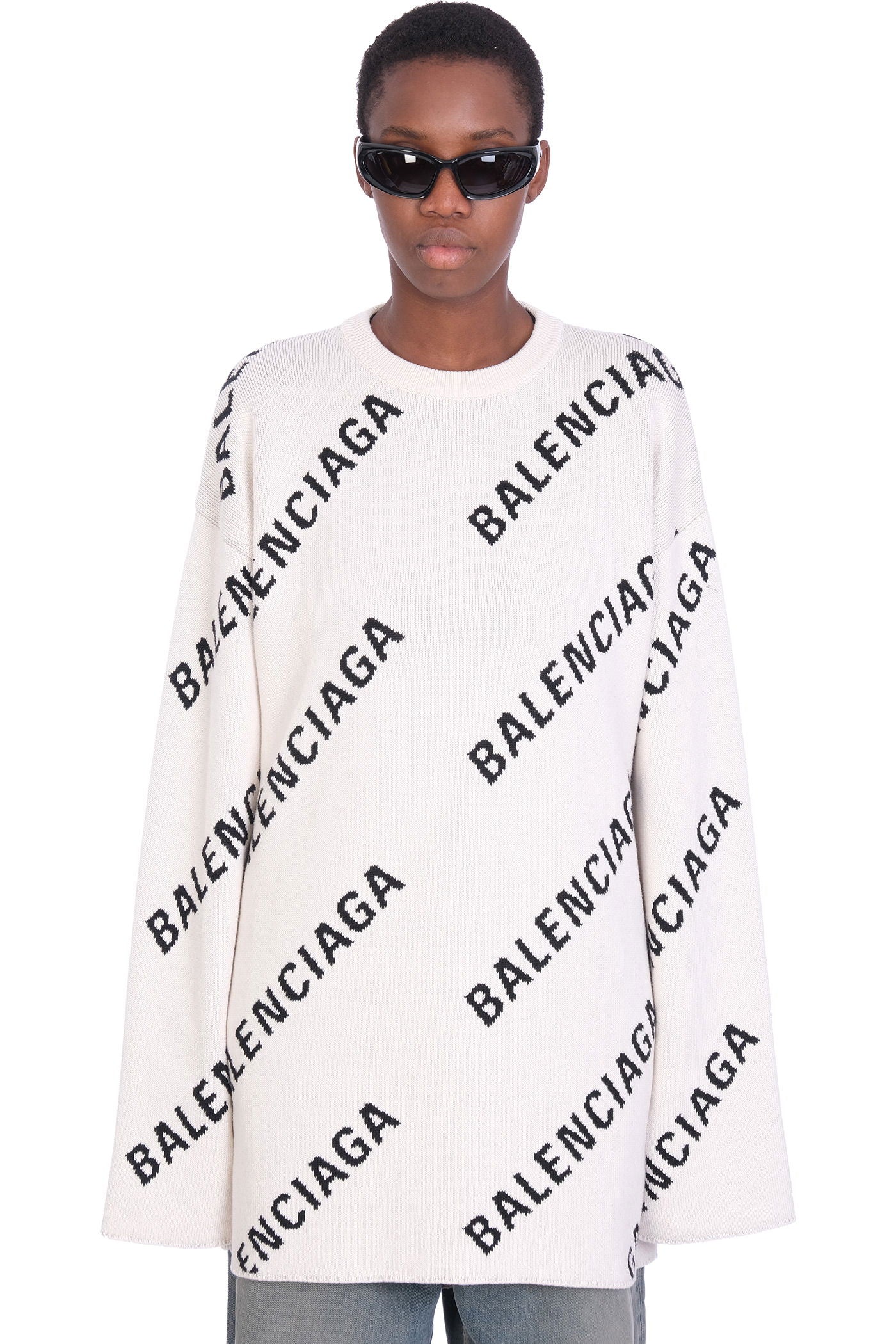 Knitwear in white cotton