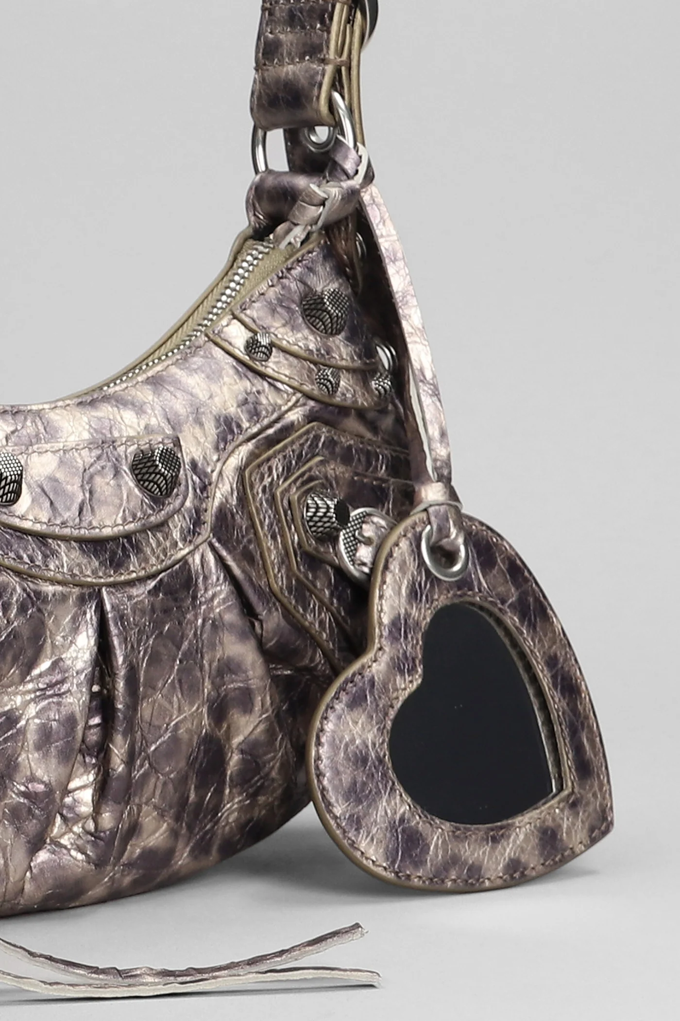 Le cagole xs Shoulder bag in bronze leather - Image 4