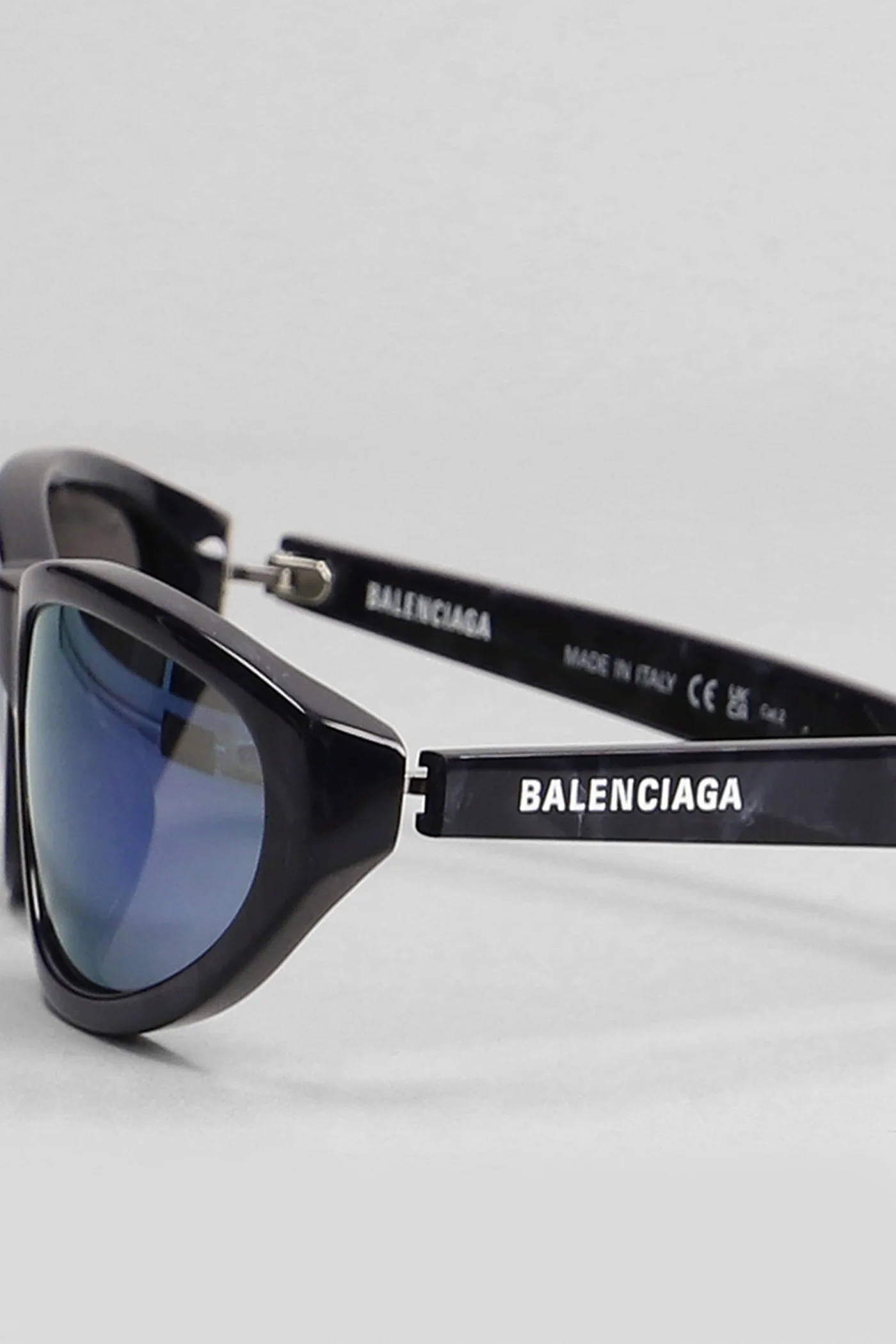 Neo round Sunglasses in Viola acetate - Image 4