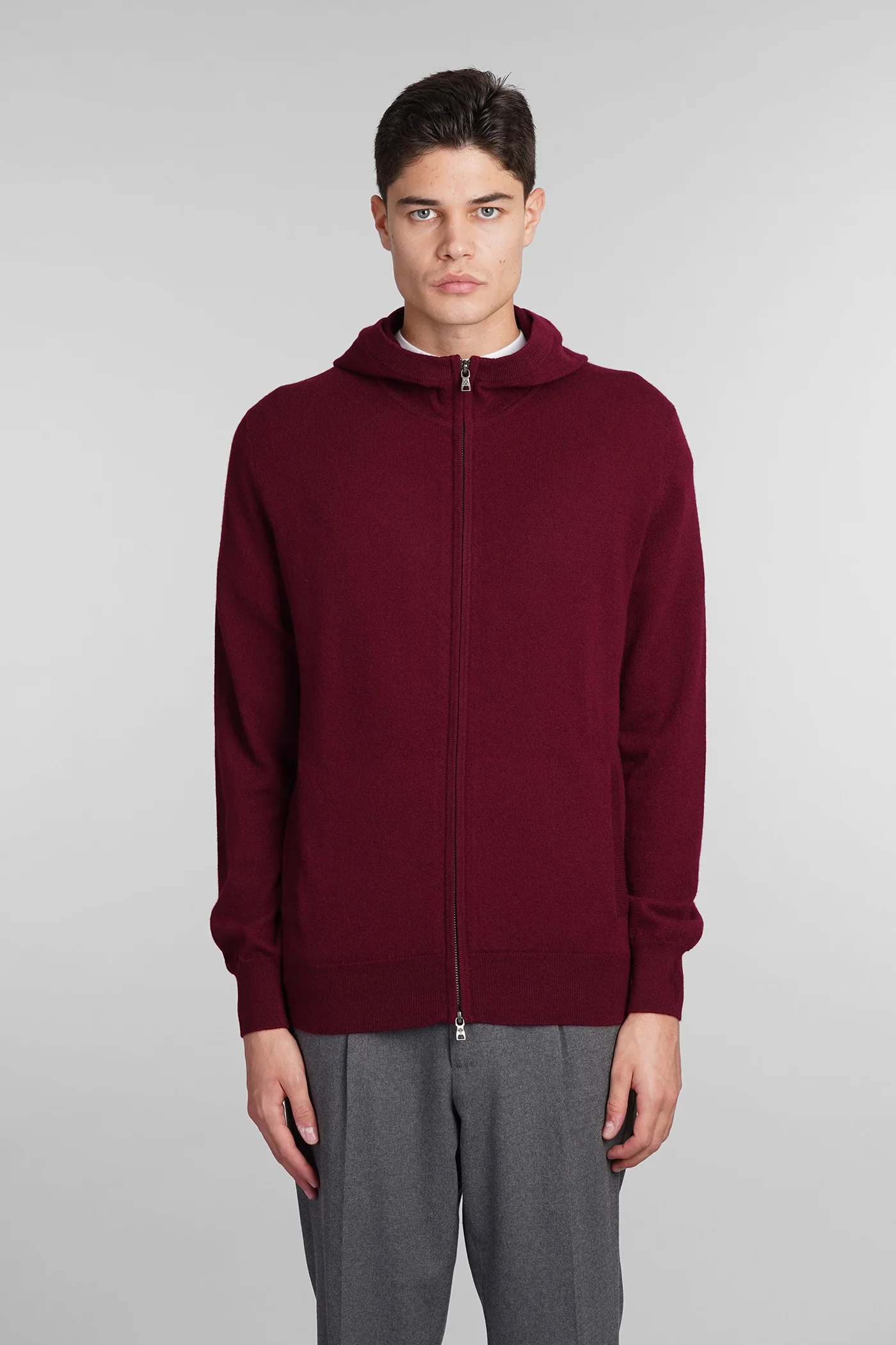 Knitwear in bordeaux wool