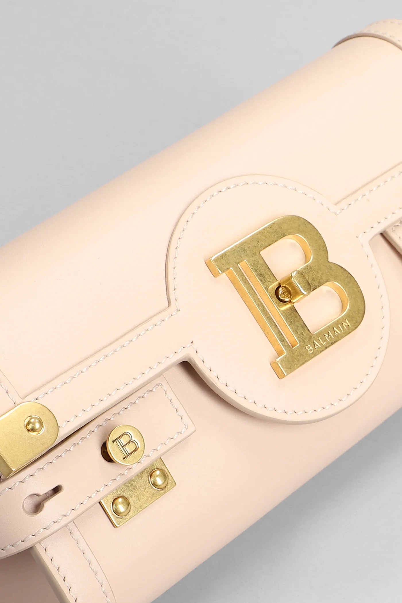 B buzz Clutch in rose-pink leather - Image 4