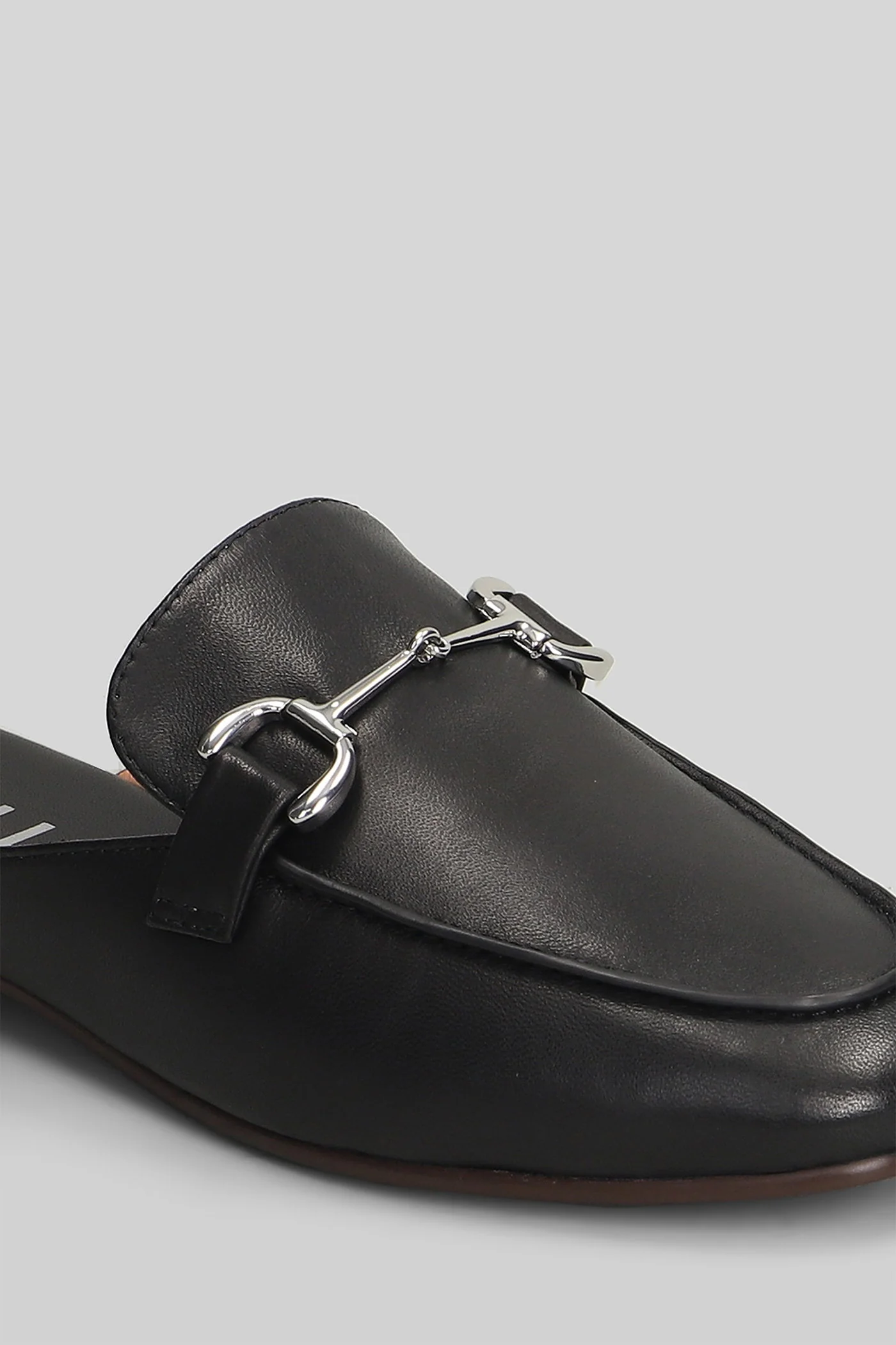 Ashe Mule 20 Slipper-Mule in black leather - Image 5
