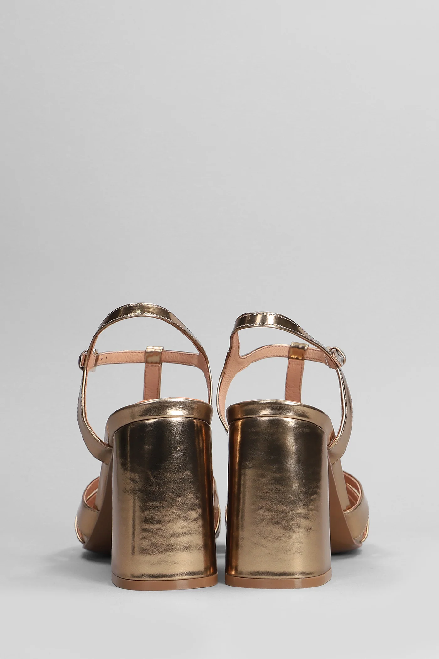 Azalea Sandals in gold leather - Image 4