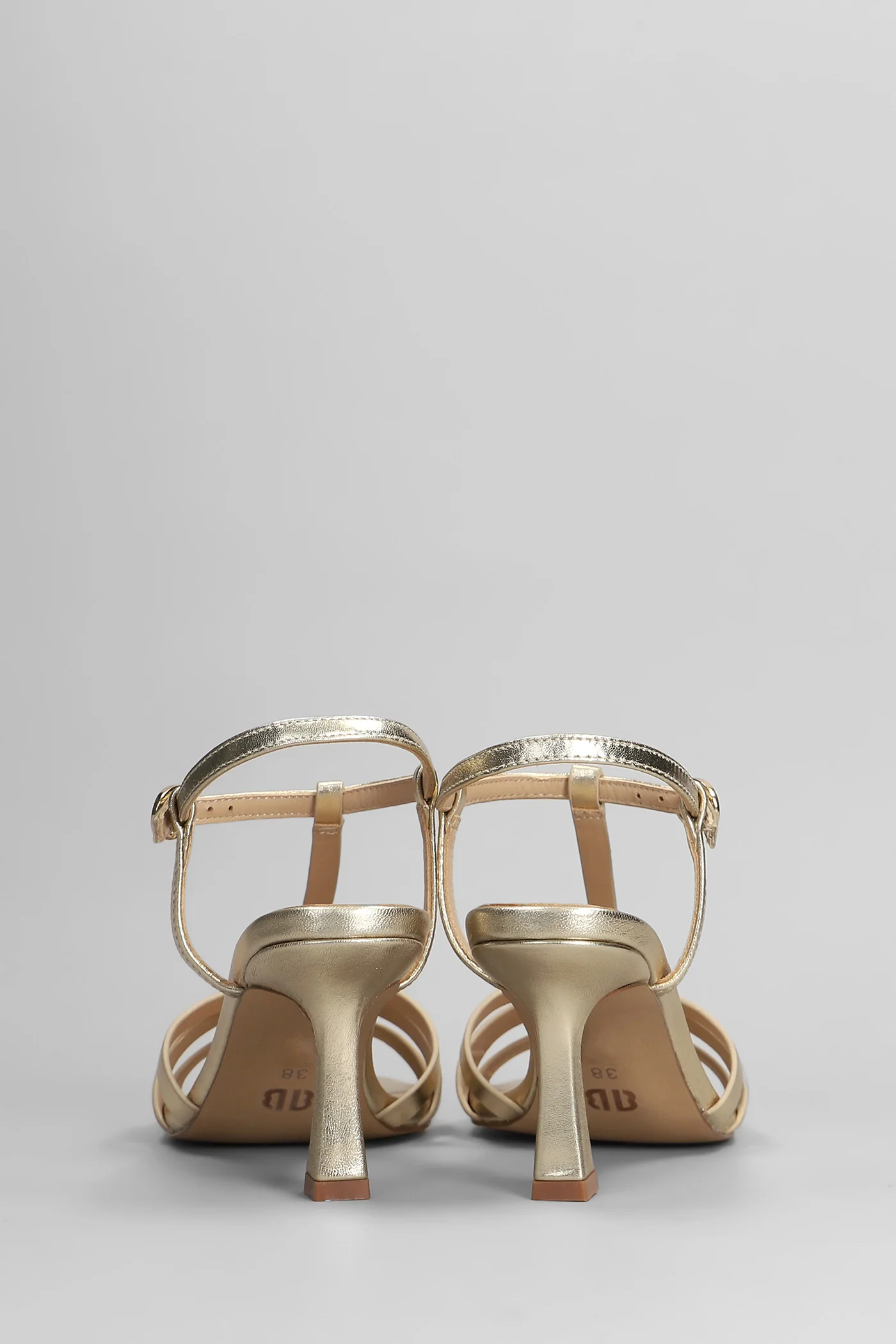 Kairi Sandals in gold leather - Image 4