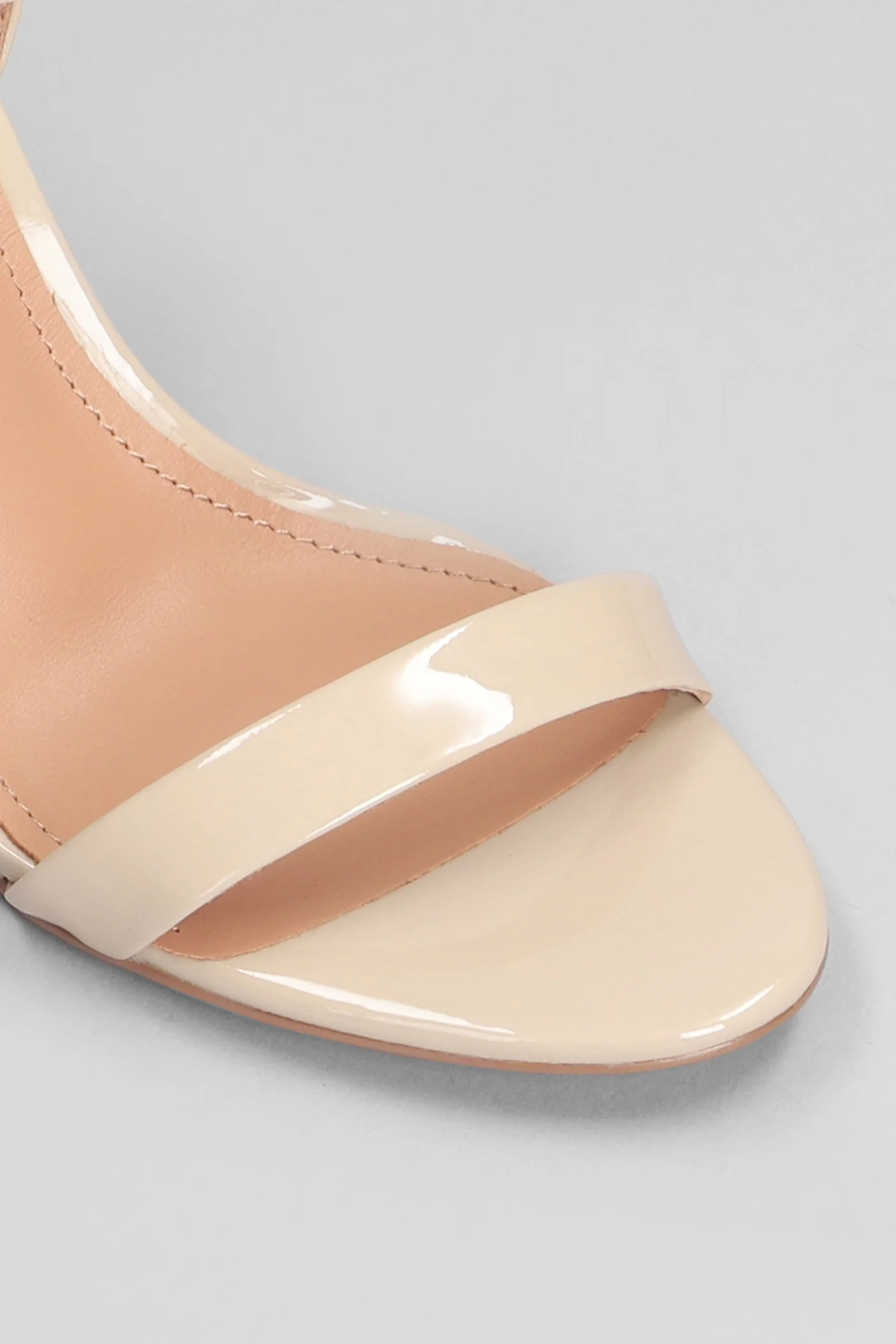 Lotus 85 Sandals in powder patent leather - Image 5