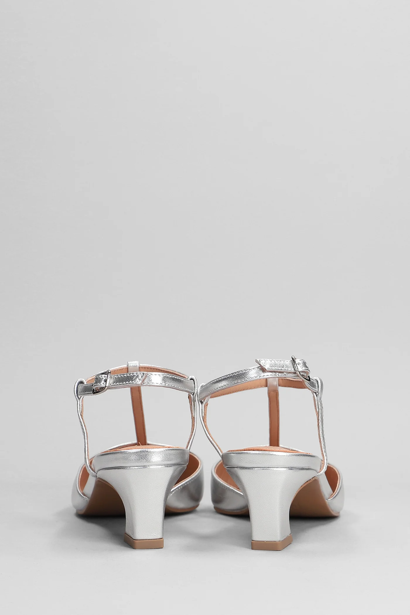 Nina Pumps in silver leather - Image 4