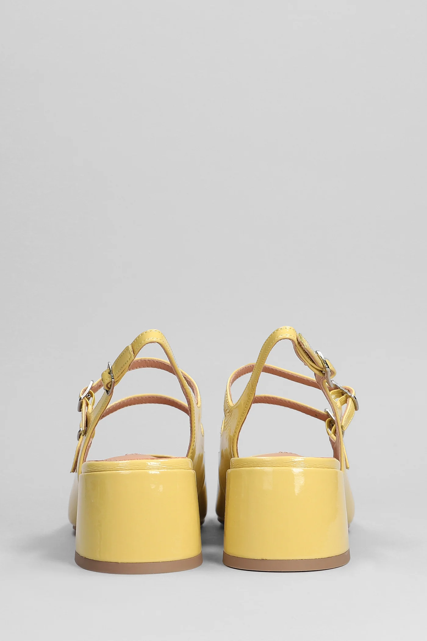 Ninetta Pumps in yellow patent leather - Image 4